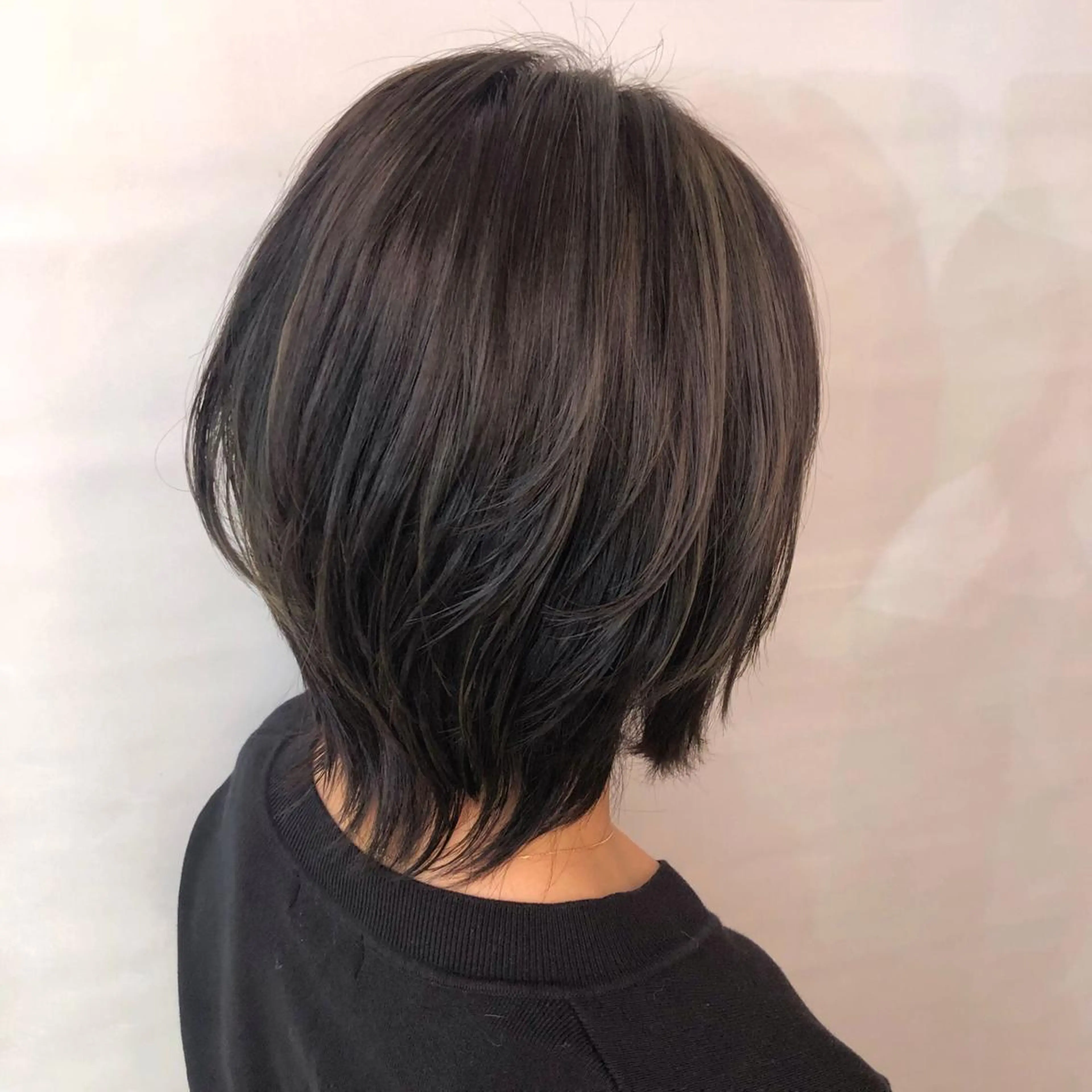 ショート カラー ヘアアレンジ デザインカラー グレージュ ハイライトカラー ハイライト SNSで大バズり‼️ 欧米風ヘア大ヒット中のヘアスタイル