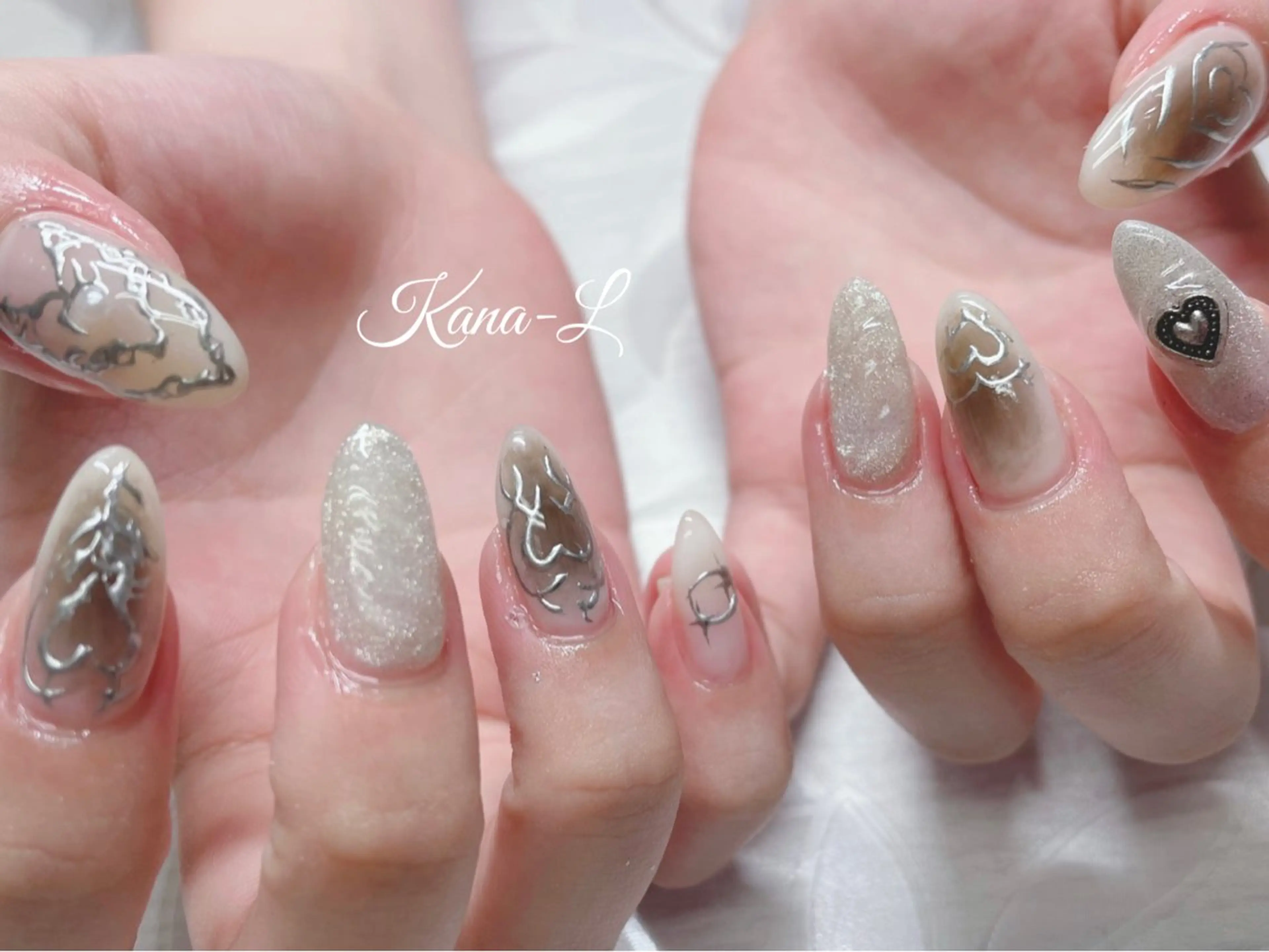 ネイル アートネイル チークネイル ジェルネイル ハート ラメ(グリッター) 芦辺 香奈のネイルデザイン