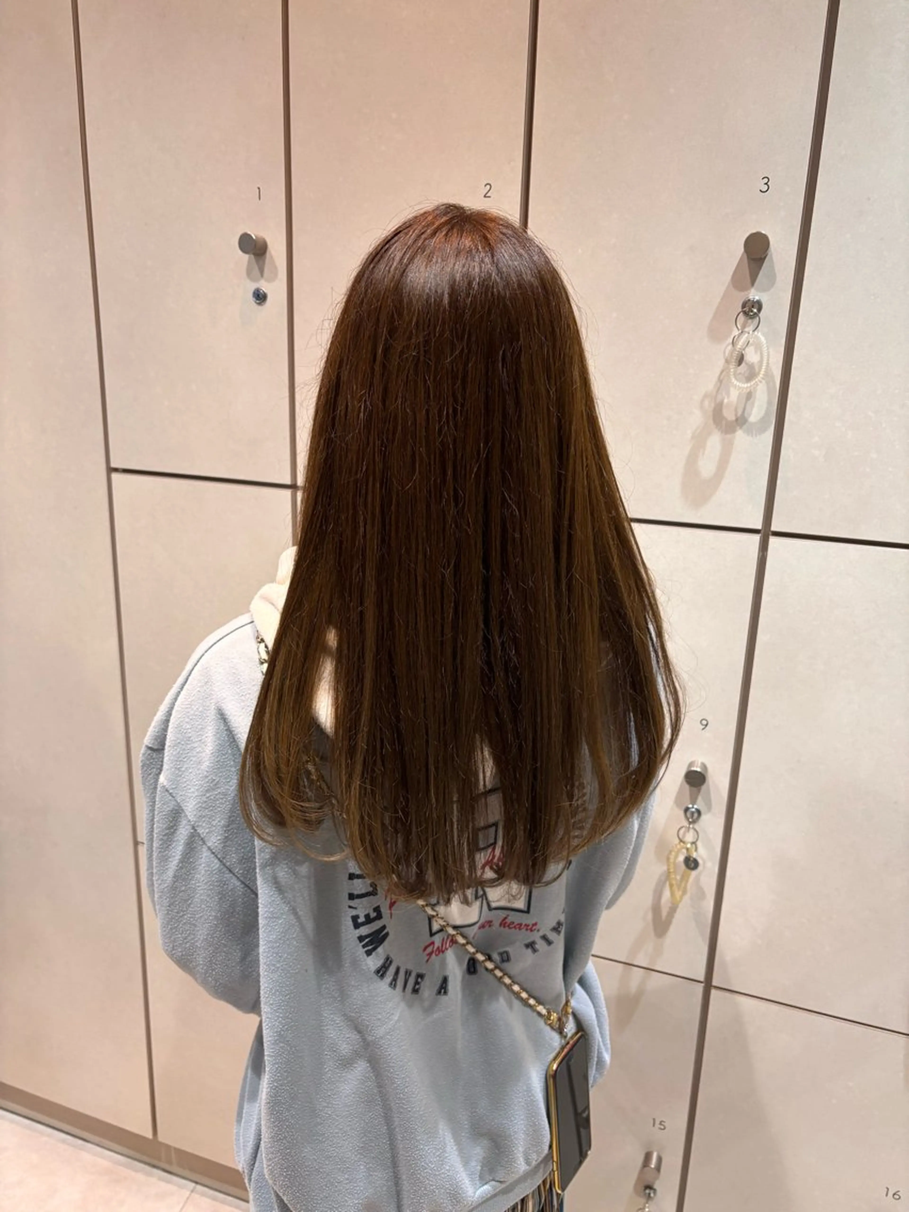 ロング カラー アッシュ ベージュカラー ブリーチ ヘーゼル 顔周りカット カット ヘアカラー ボブ/ショート/金田 夏葵のヘアスタイル