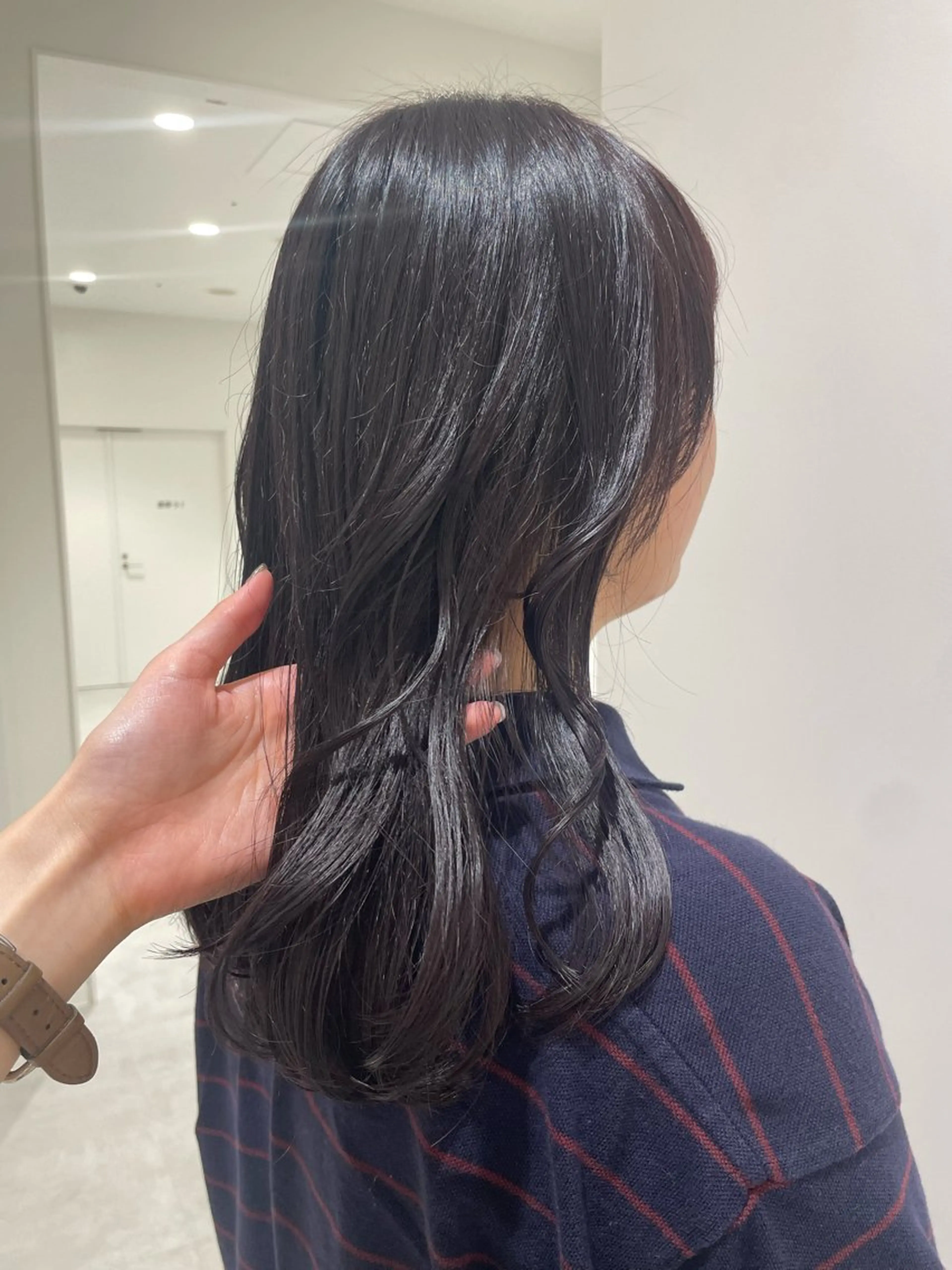 セミロング ヘアカラー 🧁艶カラー /アレンジ🎀くるみのヘアスタイル