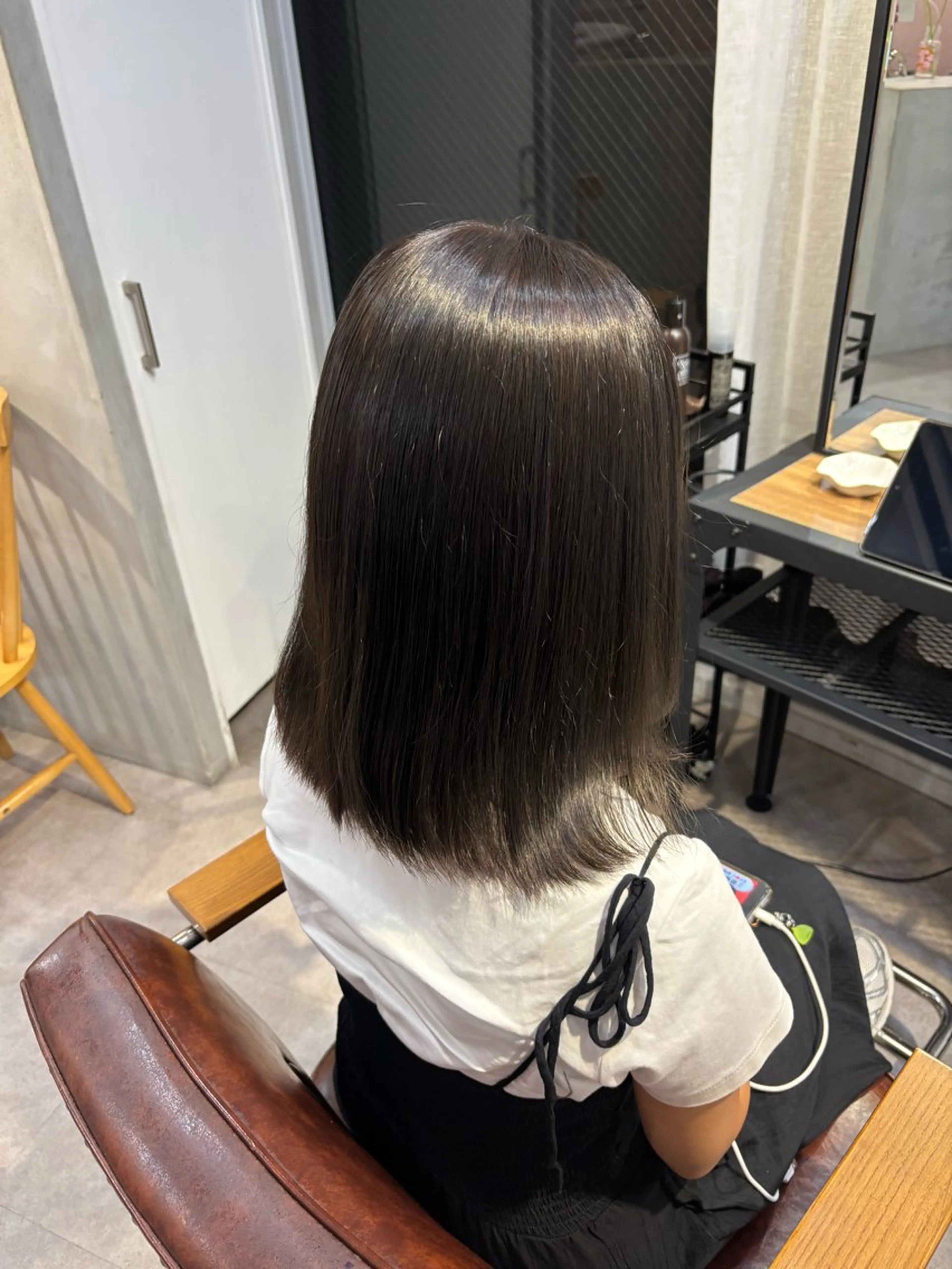 ミディアム アッシュ アッシュグレー アッシュグレージュ ヘアカラー トリートメント 野口 咲愛のヘアスタイル