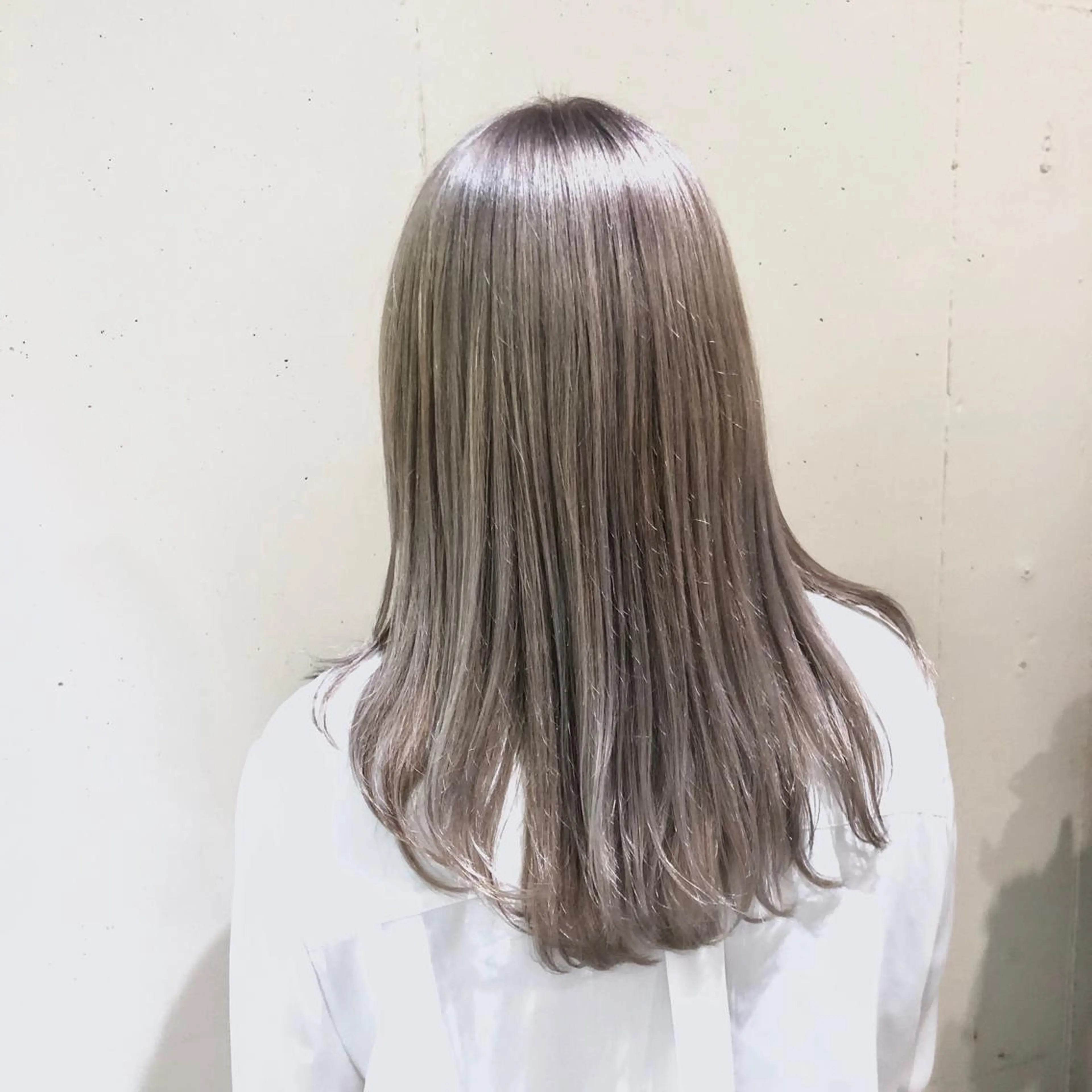 セミロング カラー パーマ ヘアアレンジ ブリーチ グラデーションカラー ハイライトカラー ハイトーンカラー 簡単アレンジ ヘアカラー トリートメント 【ツヤ髪美容師】 ツダケイスケのヘアスタイル