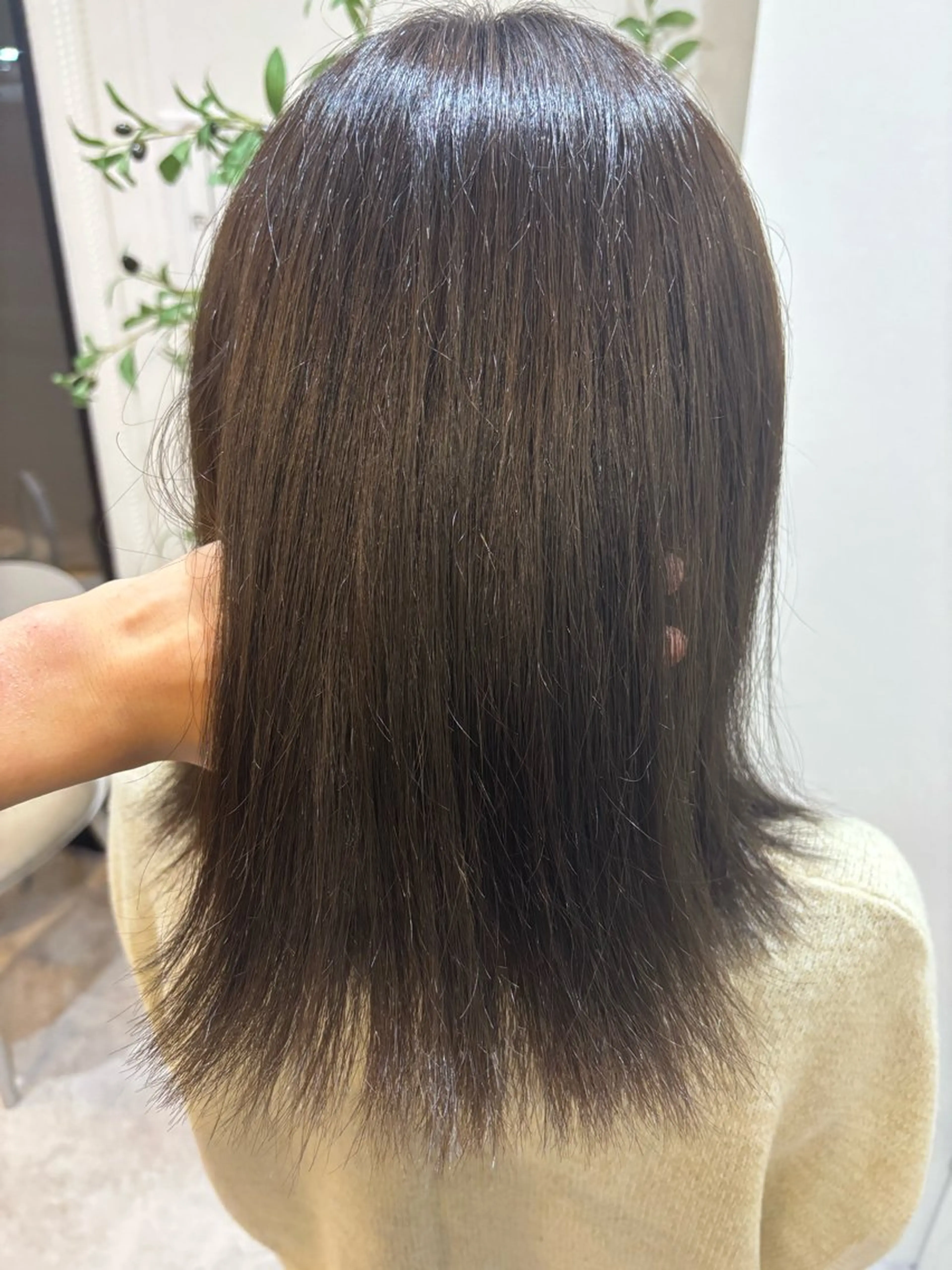 セミロング CIELY所属・YUA カットモデルのヘアスタイル