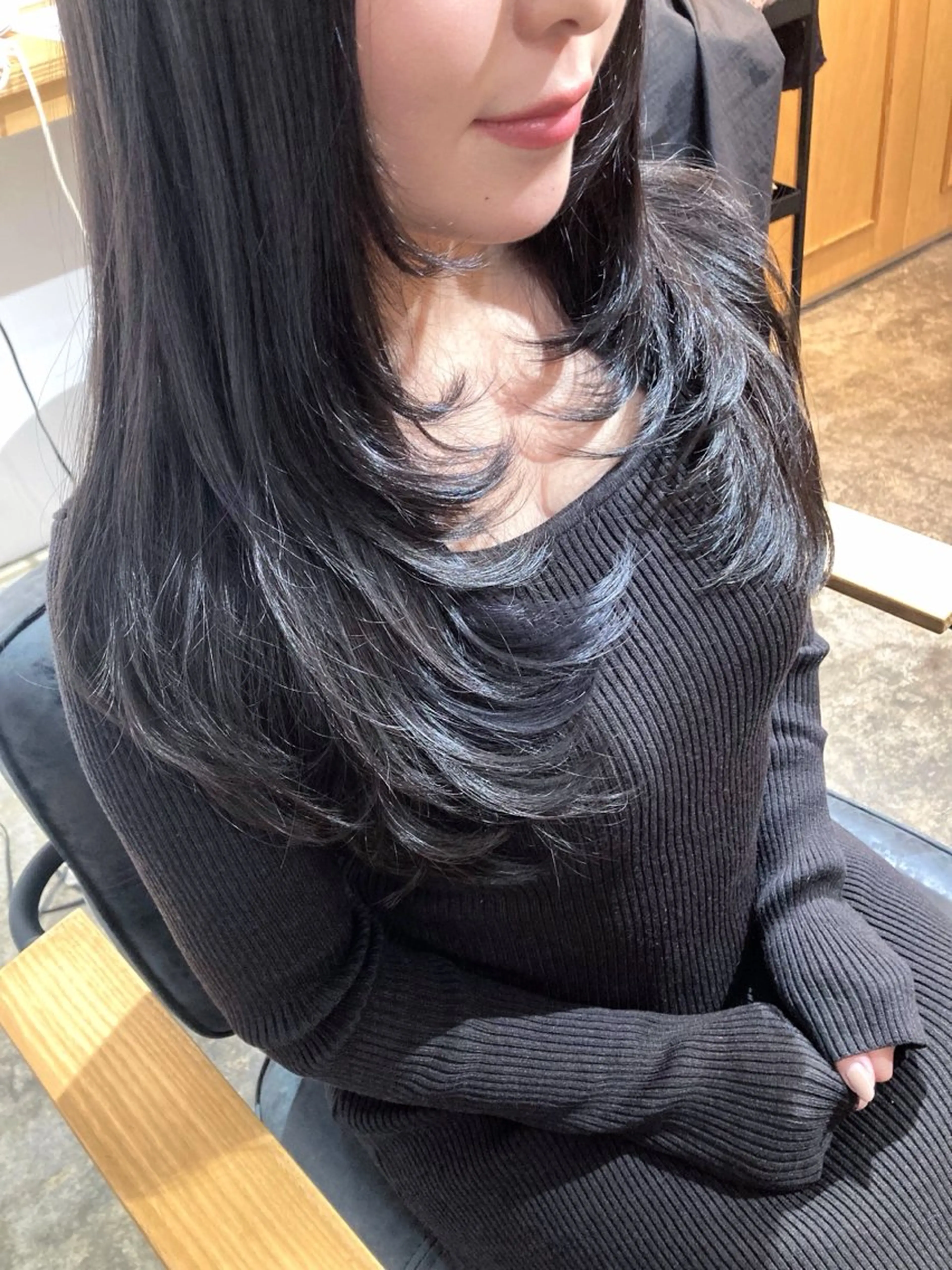 ロング レイヤーカット roka ノゾミのヘアスタイル