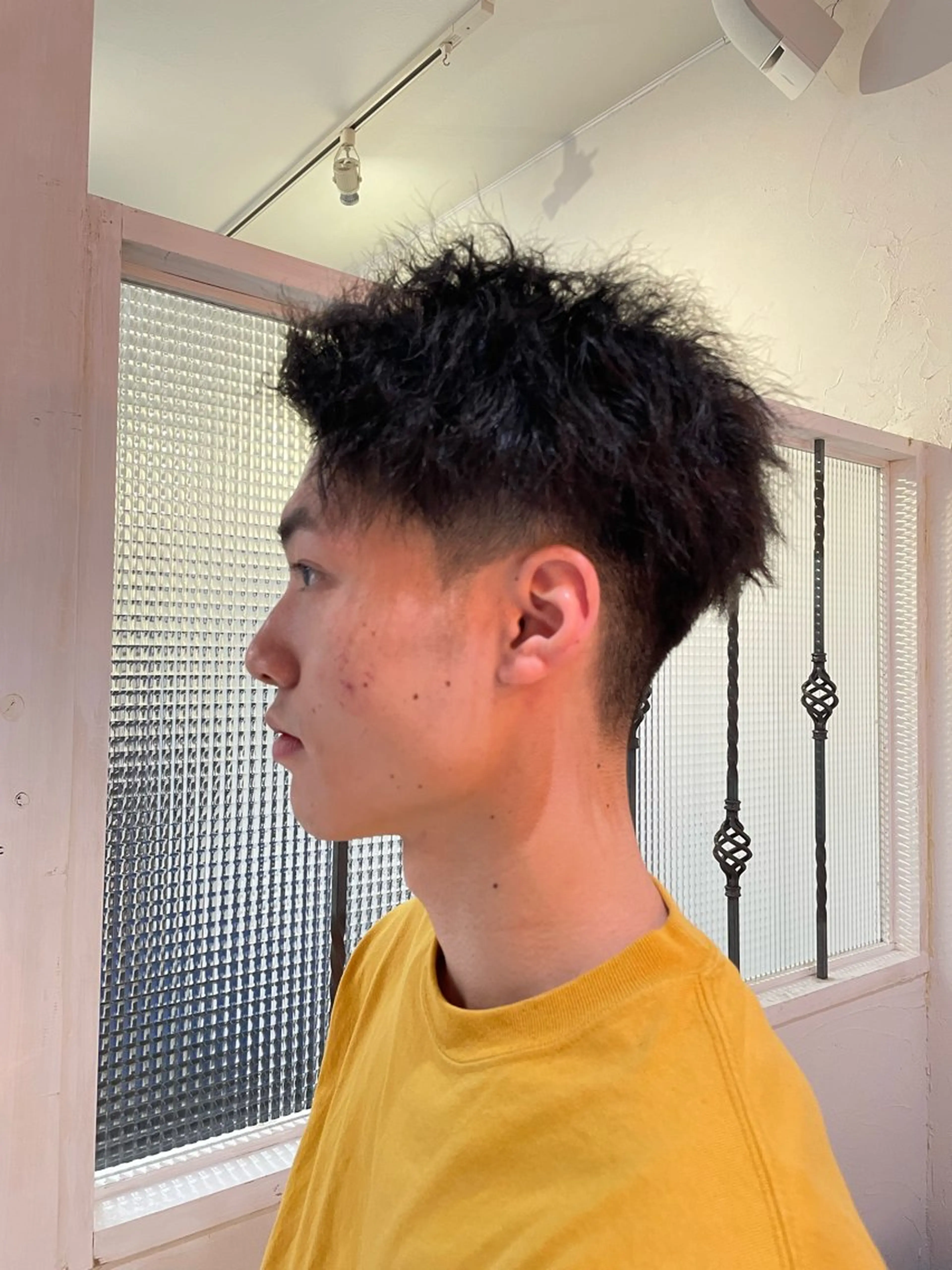 パーマ メンズ アップバング メンズパーマ 刈り上げ Men's hair salon First 中百舌鳥店所属・First なかもず 店 YUKIのヘアスタイル