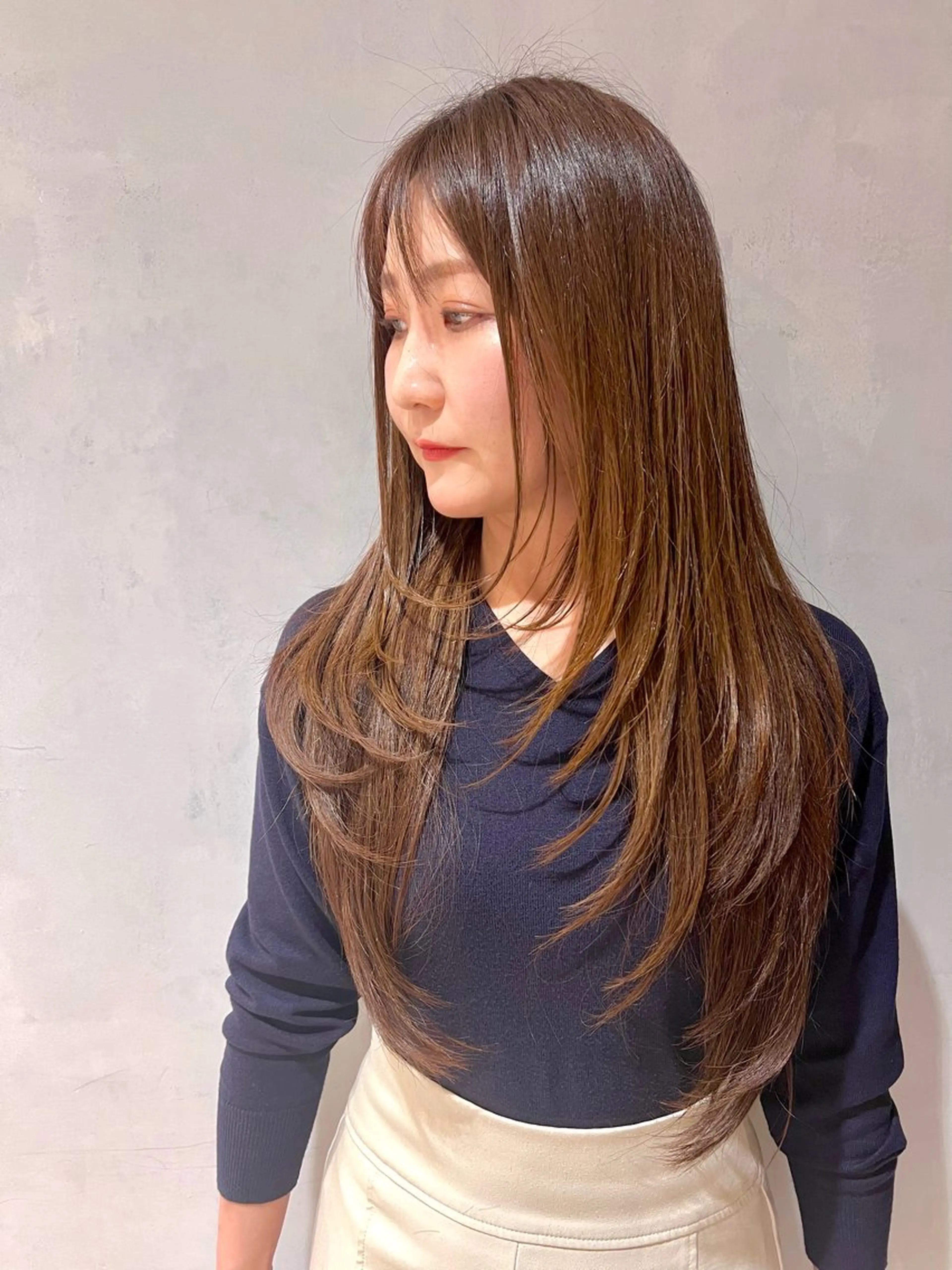 ロング レイヤーカット カット 垢抜けレイヤーカット ×前髪ストレート✨のヘアスタイル