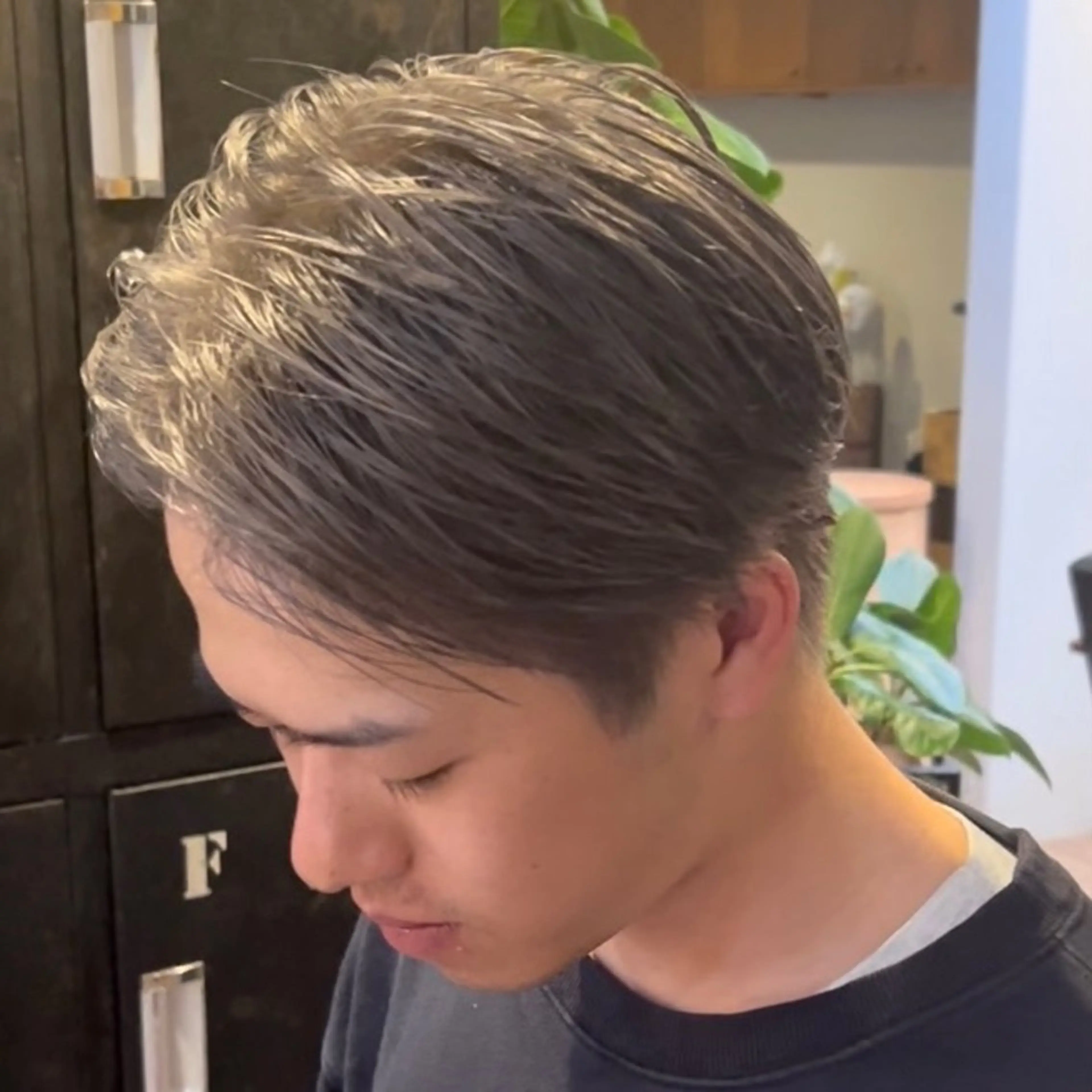 ショート カラー ブリーチ ヘアカラー トリートメント 複雑履歴修正 TAKEのヘアスタイル