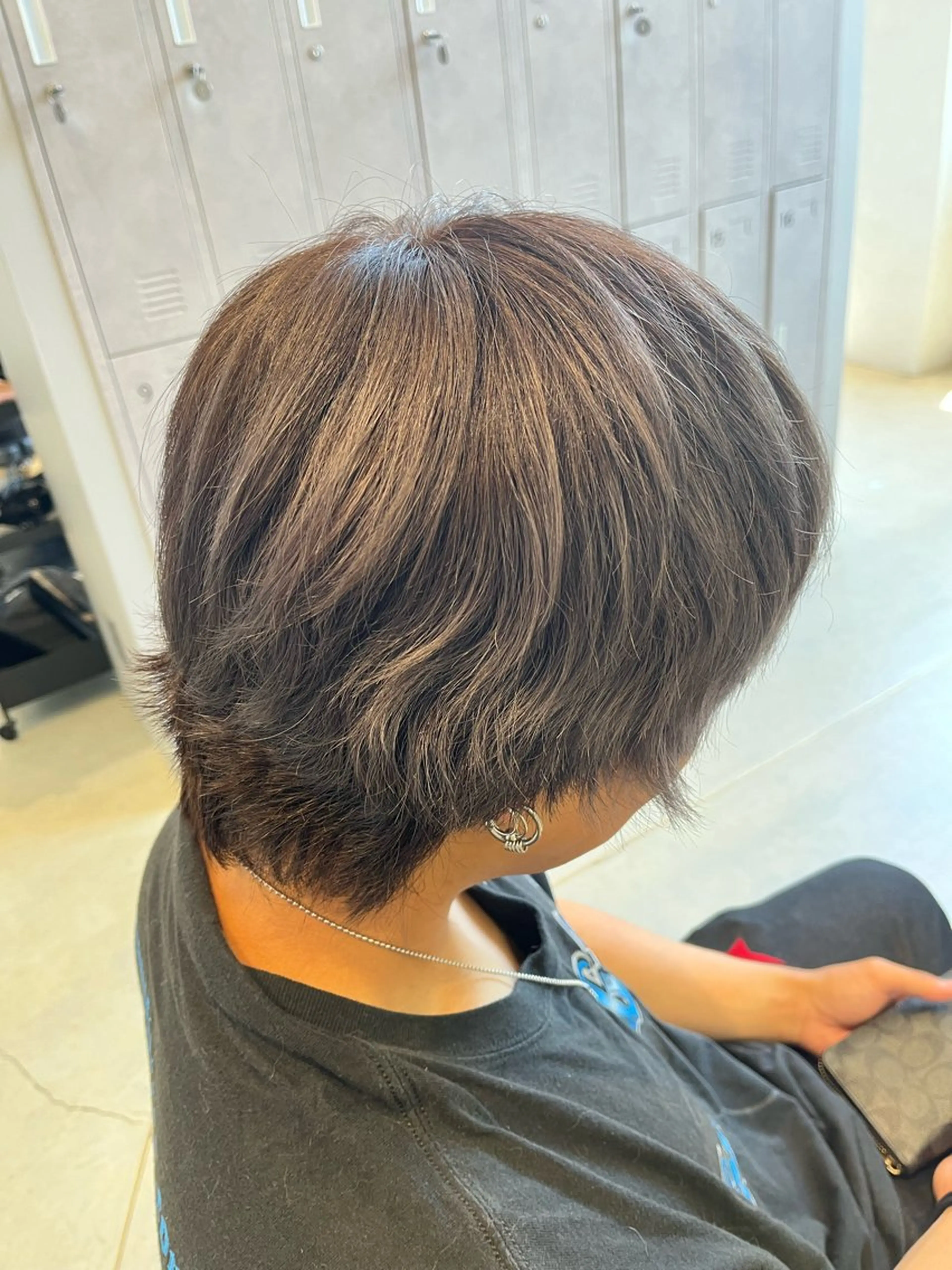 カラー メンズ シルバー 斉藤 果音のヘアスタイル