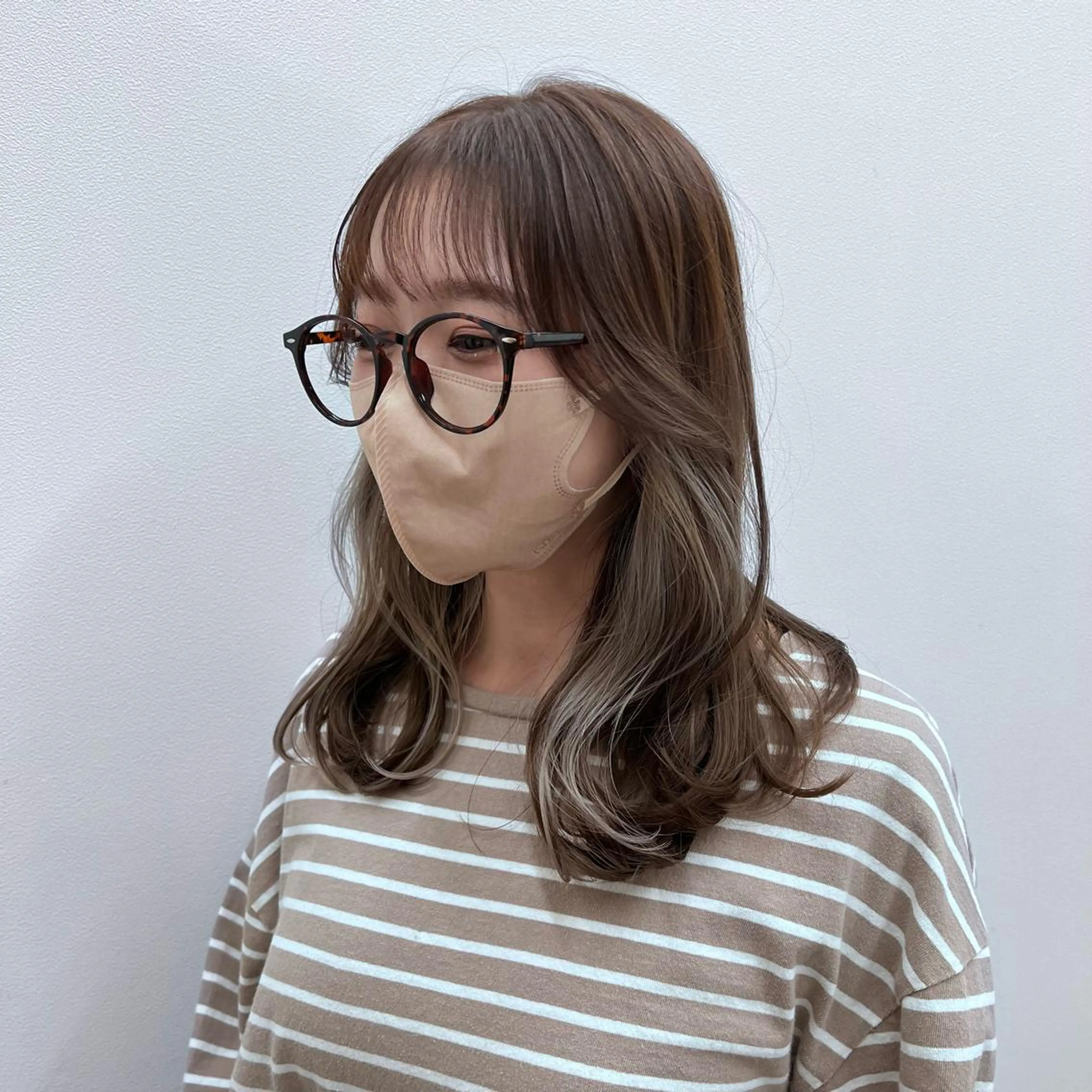 ロング ヘアカラー 青木 芽生のヘアスタイル