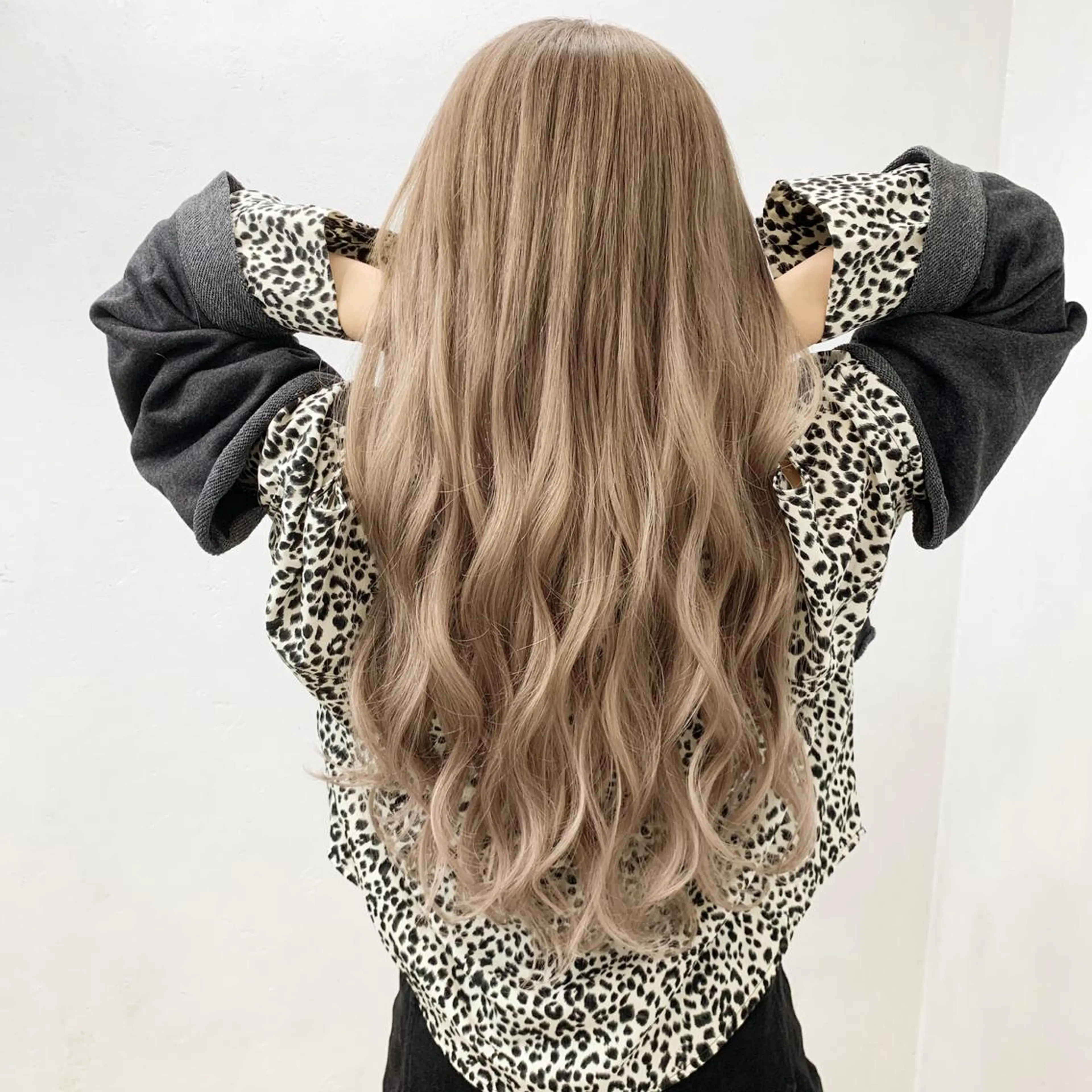 ロング カラー ヘアアレンジ シールエクステ エクステ ヘアカラー エクステ TATSUYA アートディレクターのヘアスタイル