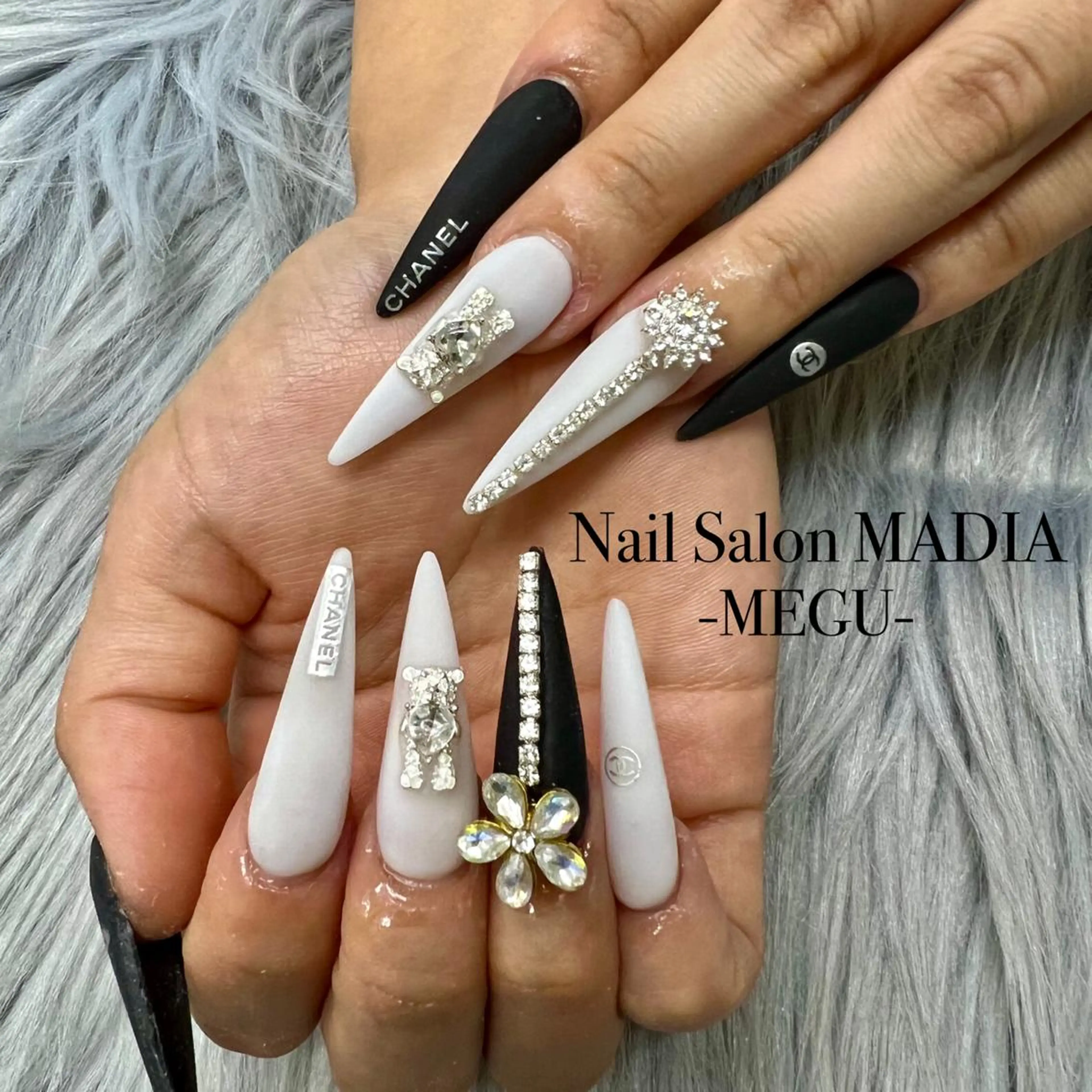 ネイル MADIA藤沢所属・MADIA MEGUのネイルデザイン