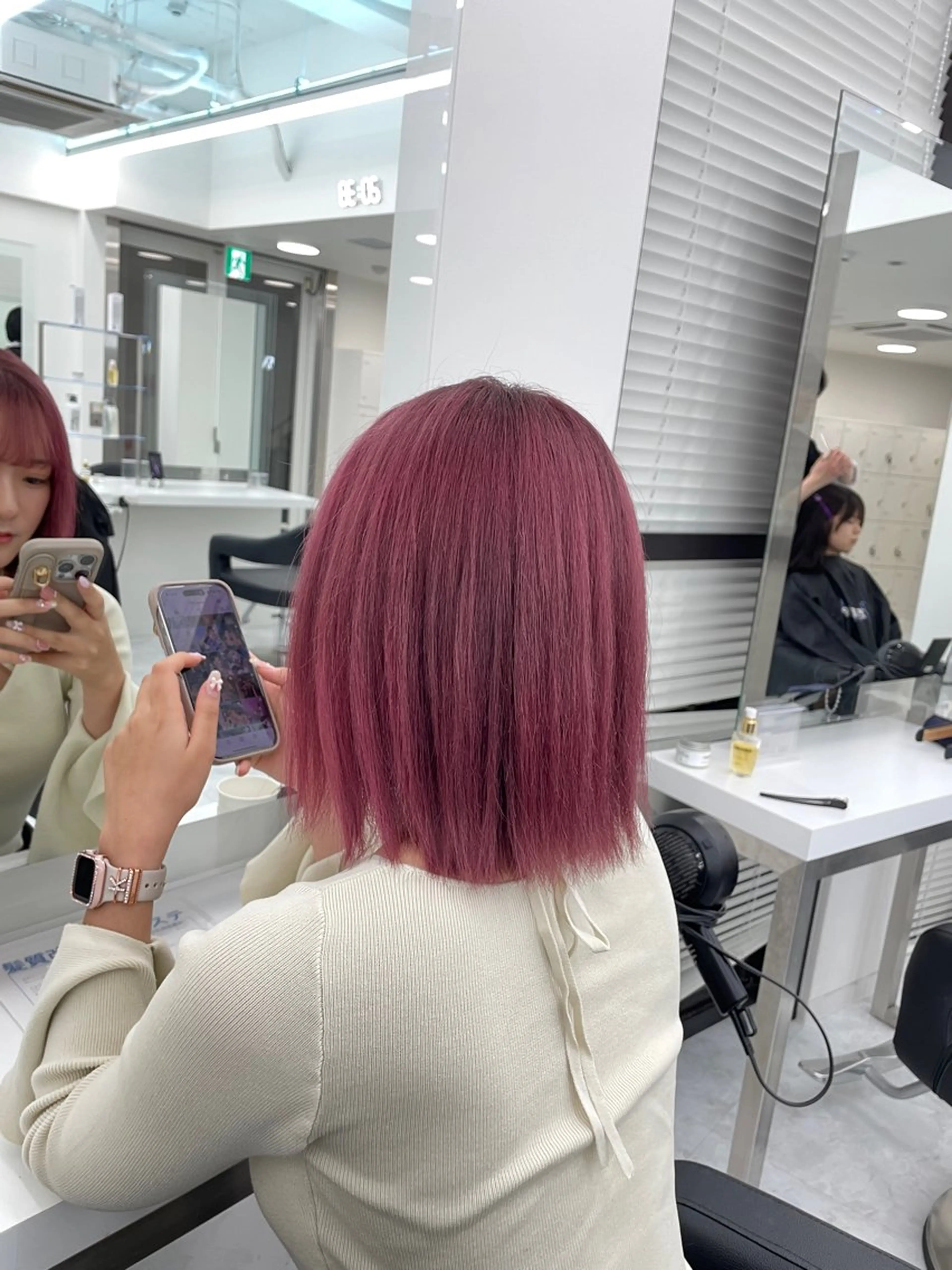 ロング ヘアカラー 大人上品🤍明るめ ベージュ🤍REOのヘアスタイル