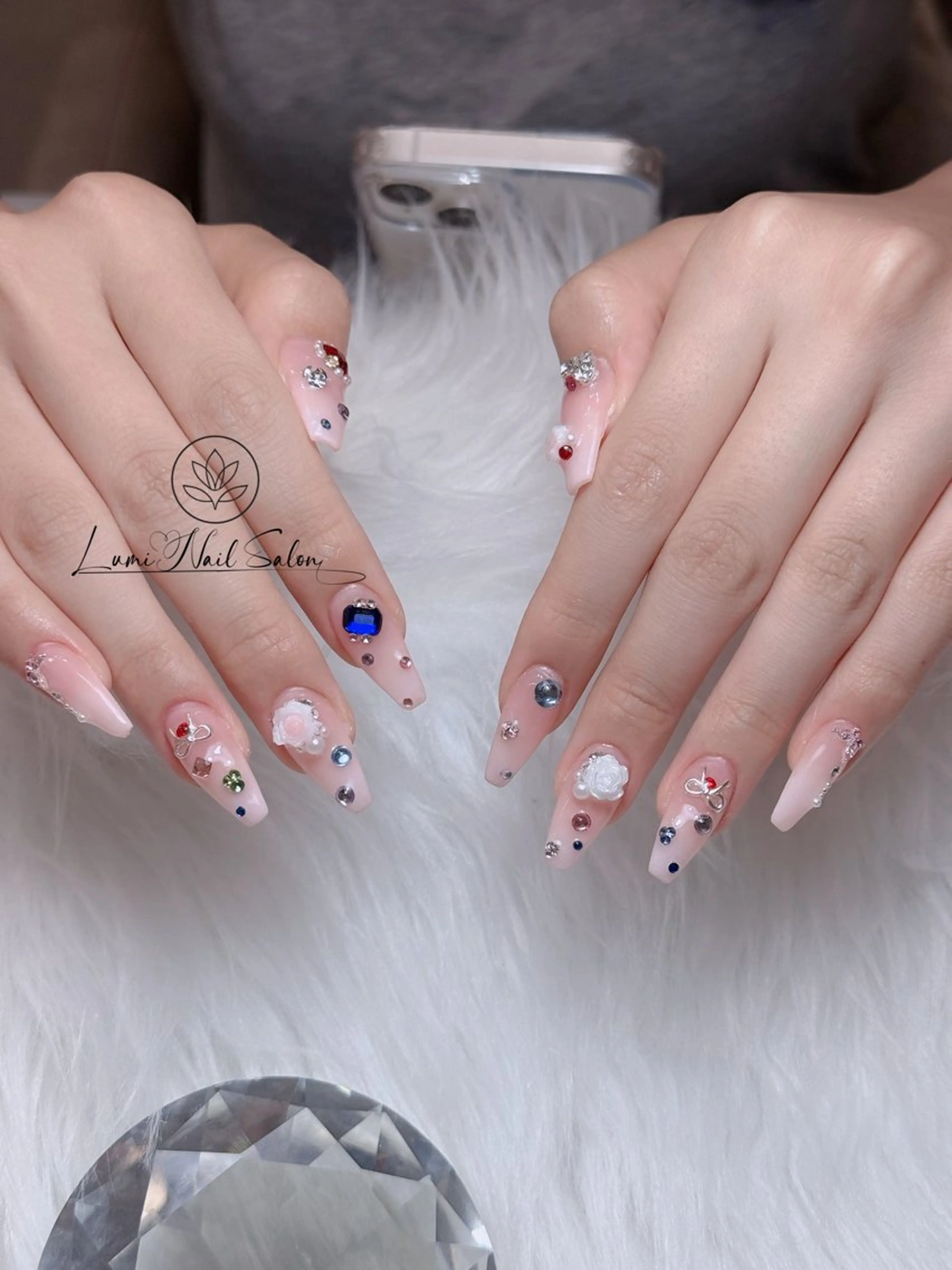 ネイル オーロラネイル チークネイル フットネイル フレンチネイル 韓国ネイル ハンドネイル Lumi Nail 新大久保3‘のネイルデザイン