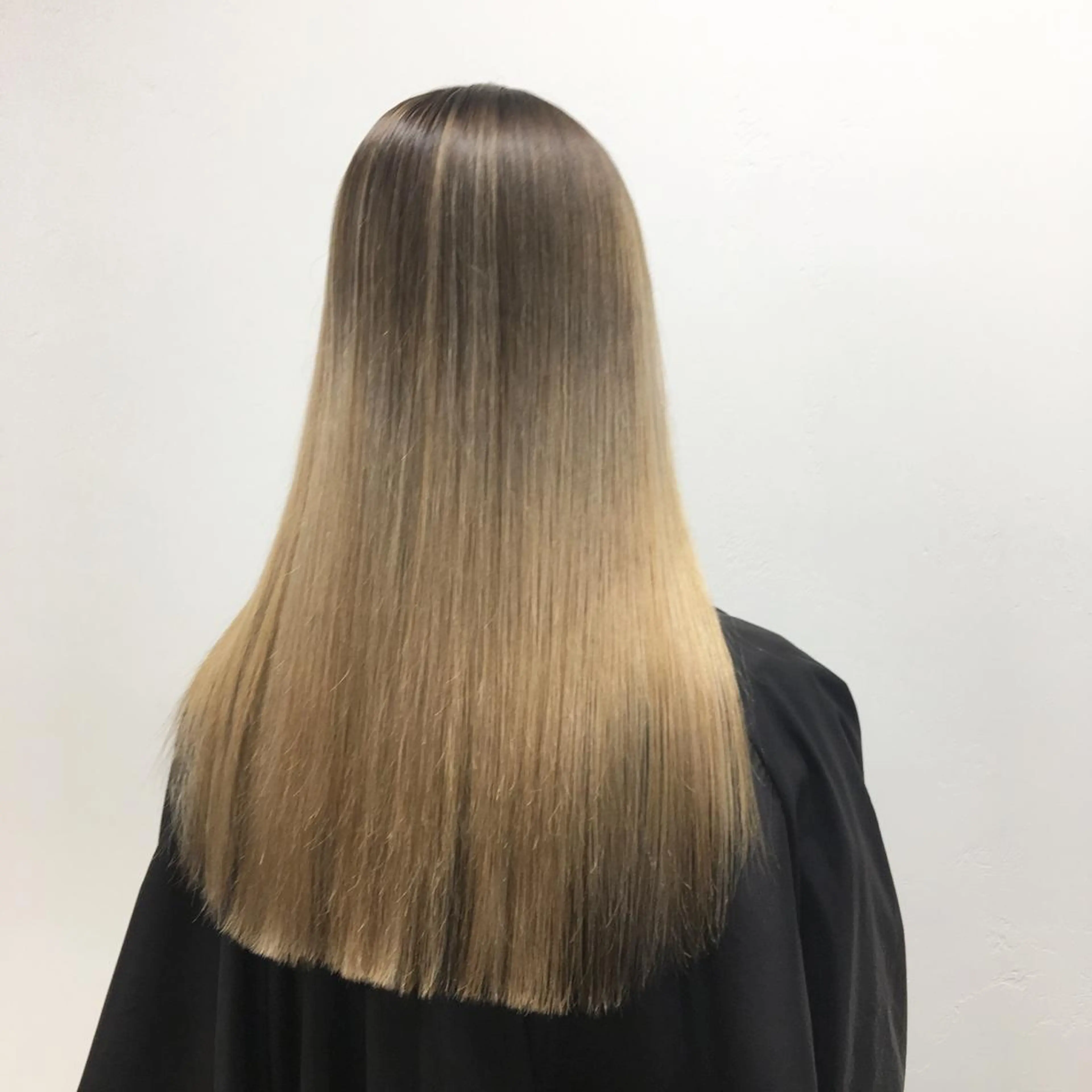 ミディアム カラー カット ヘアカラー current所属・🌈透明感カラー🌈 レイヤー🌈髙橋優也のヘアスタイル
