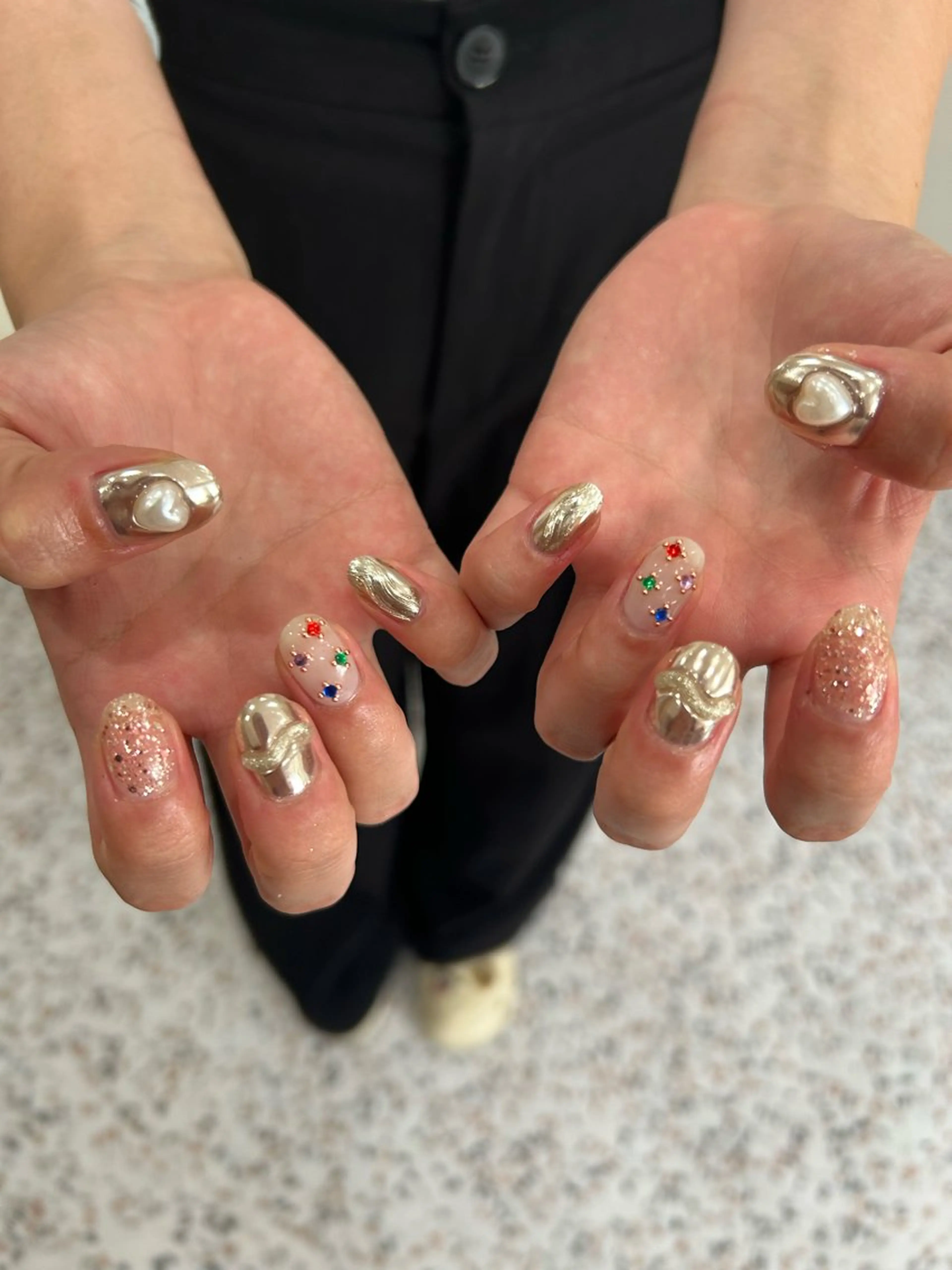ネイル ハンドネイル snazzy所属・小松 千冬のネイルデザイン