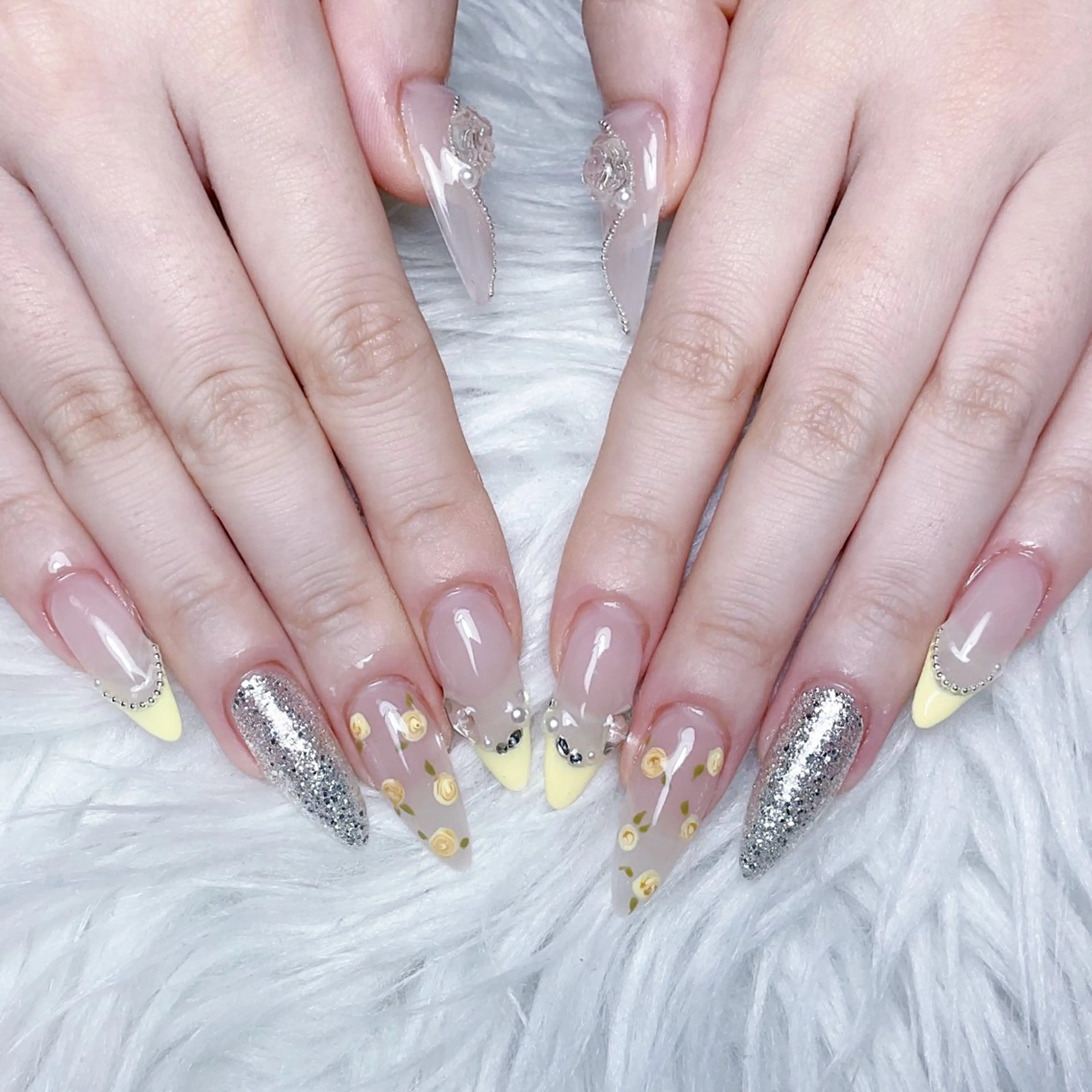 ネイル ハンドネイル 🌈Yun nail hyejin💋のネイルデザイン