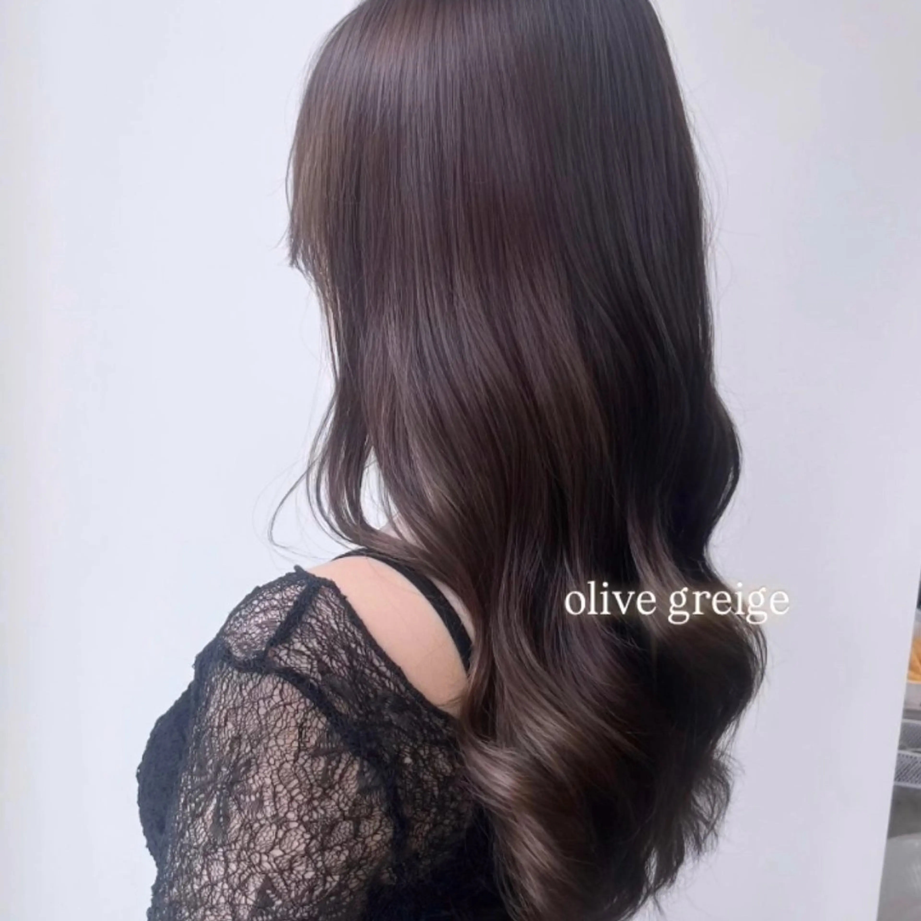 セミロング カット ヘアカラー トリートメント 真央/ブリーチなし/ ベージュ/艶カラーのヘアスタイル