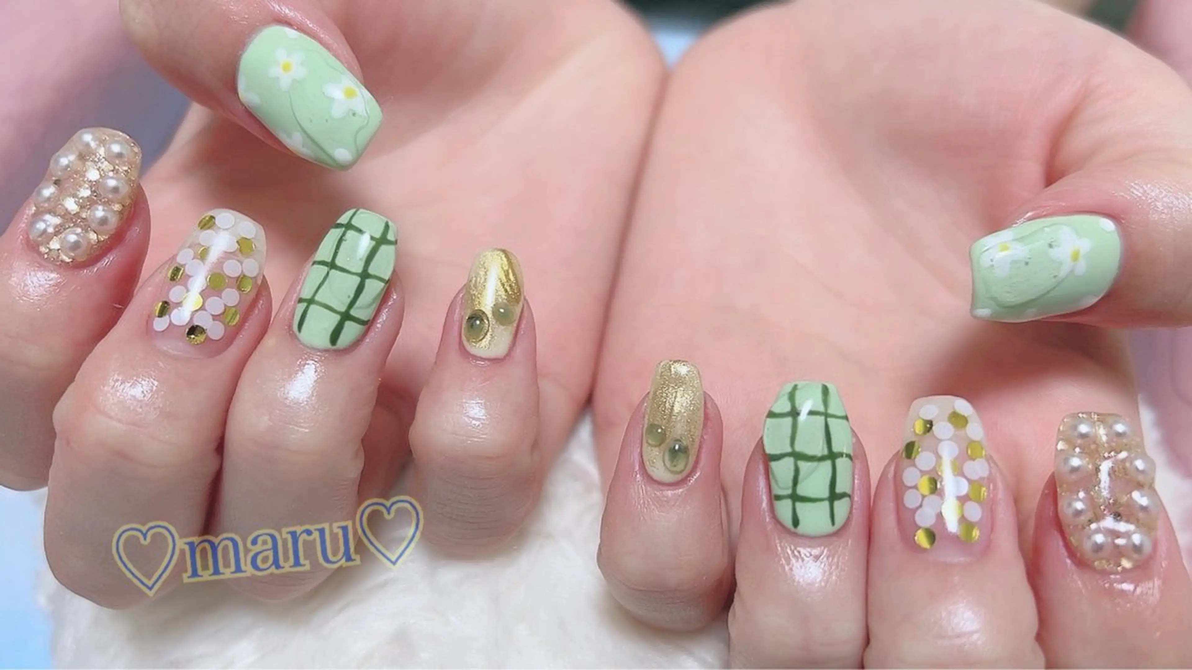 ネイル ハンドネイル フットネイル まるみ♡8/25- 31お休み🙇‍♀️のネイルデザイン
