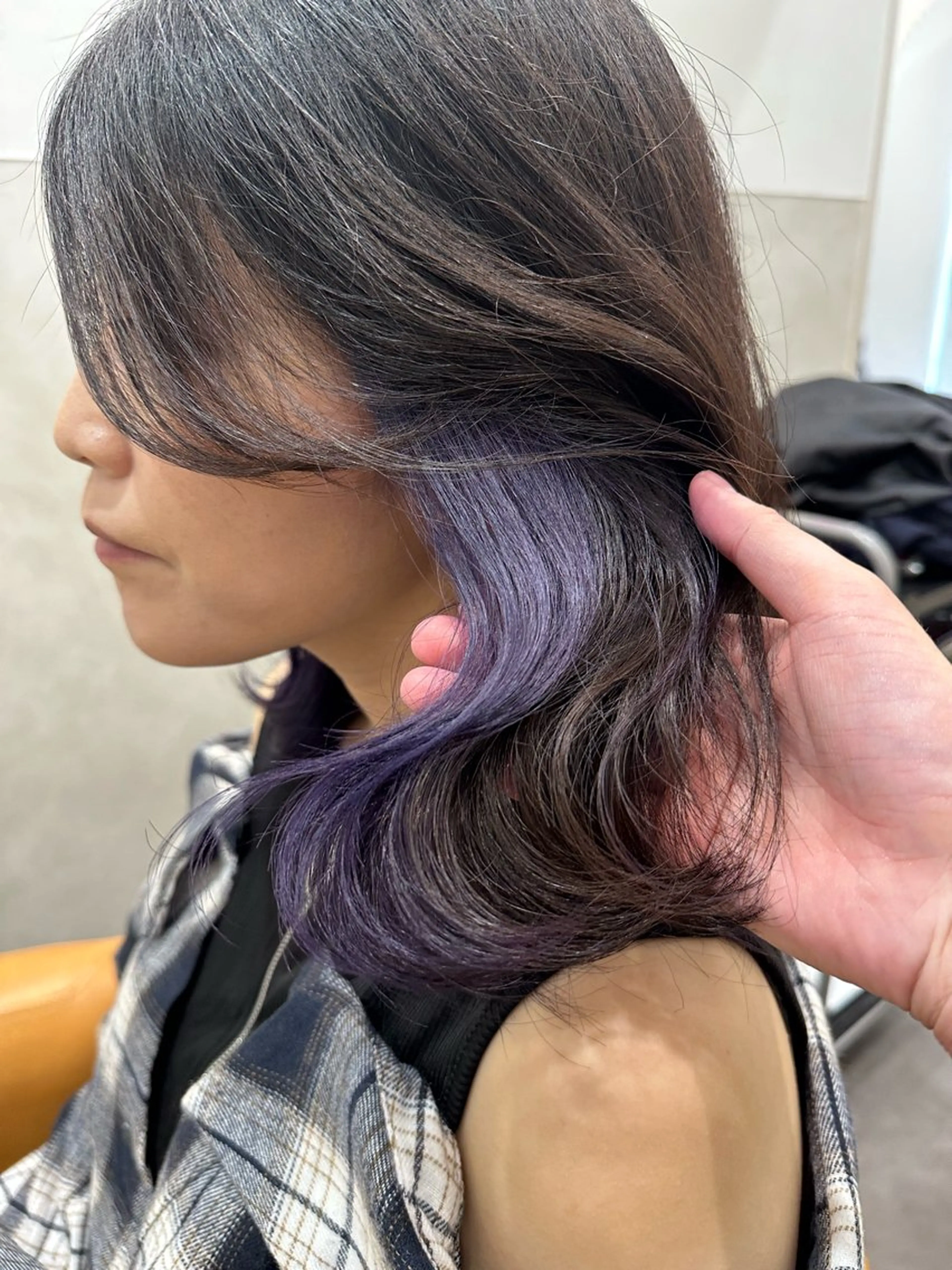 ミディアム カラー ディープラベンダー インナーカラー ラベンダーカラー あらげ 🌈推しカラー🌈ᵕのヘアスタイル