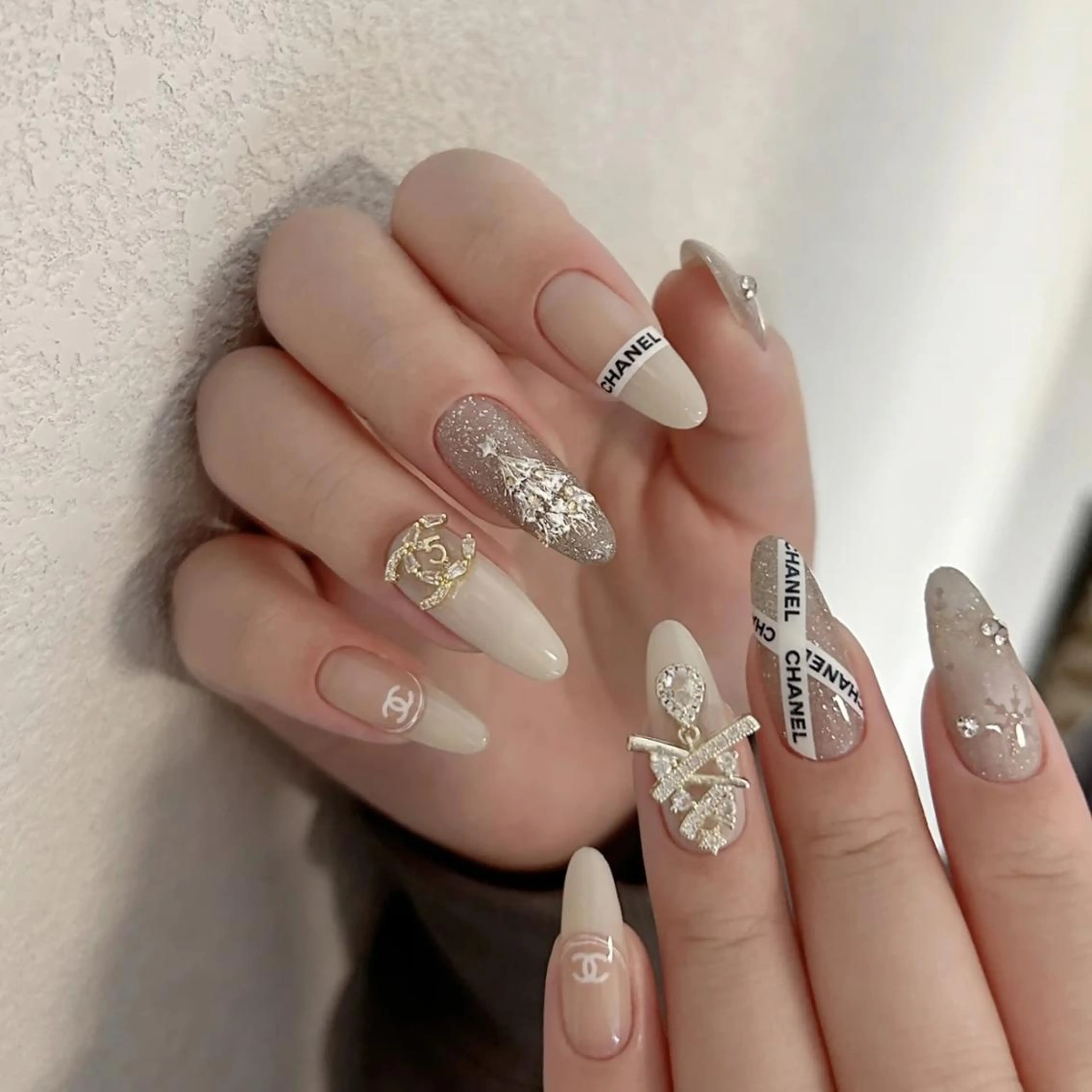 ネイル Queens みなみのネイルデザイン