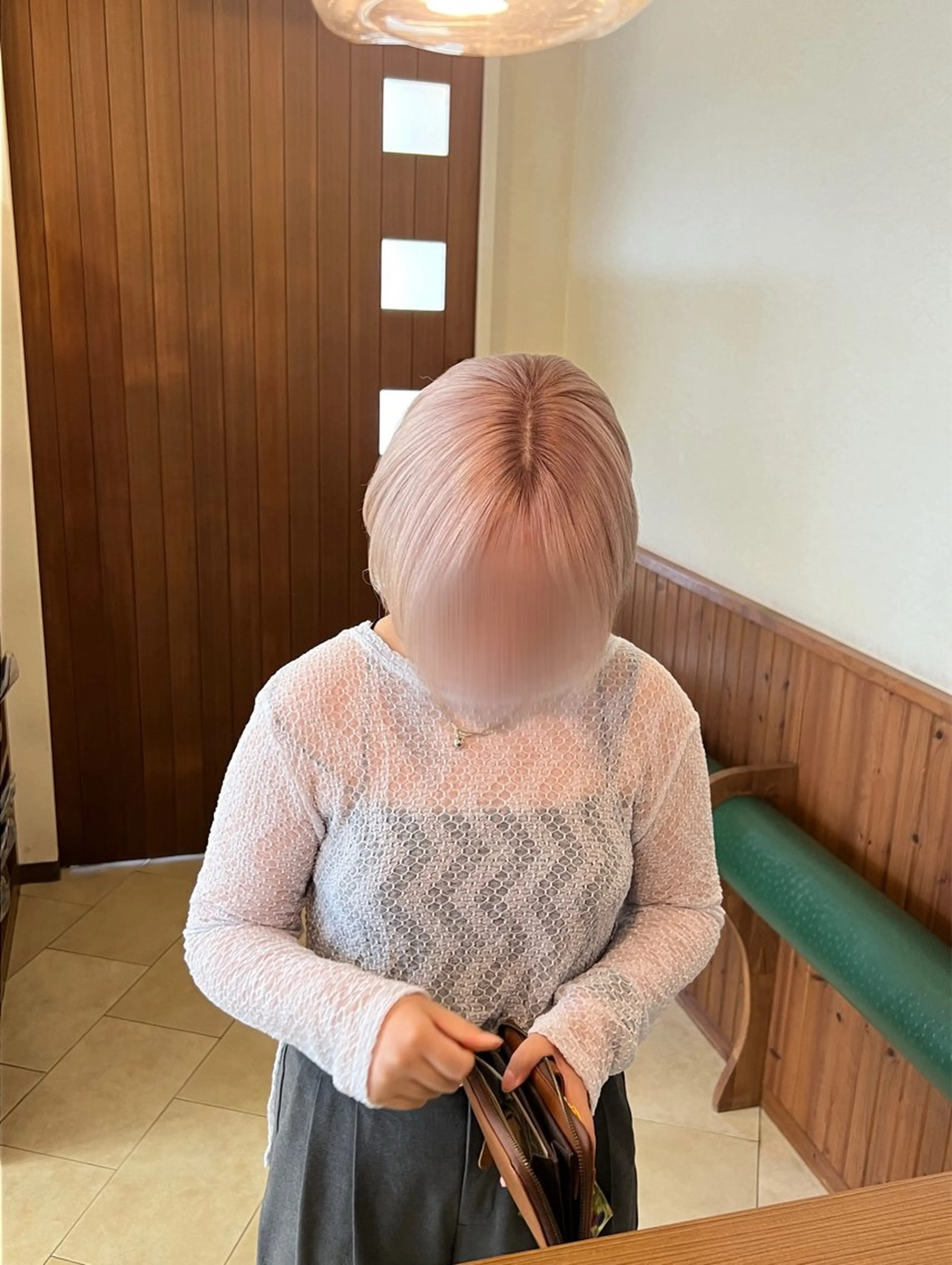 ショート カラー ベージュカラー ブリーチ ホワイトベージュ ヘアカラー VOSSO所属・吉澤 大和/カット/カラーのヘアスタイル