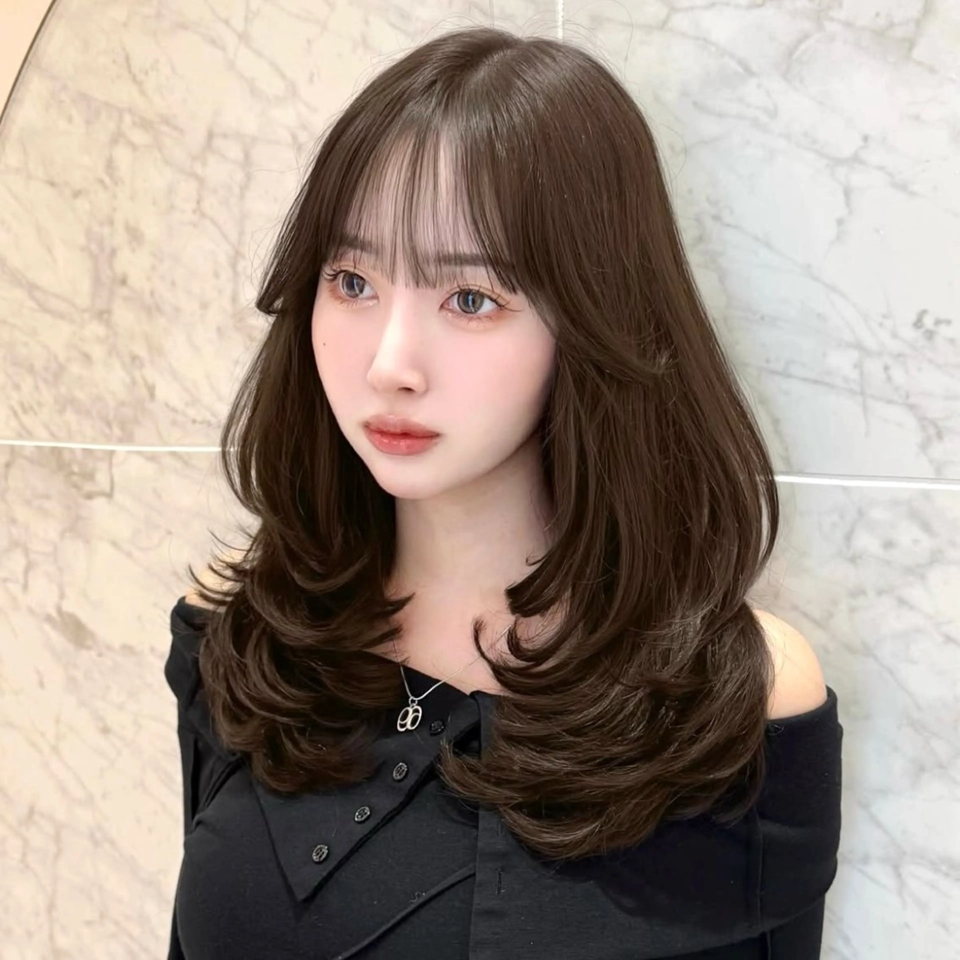 セミロング カラー ベージュカラー ブリーチ ブラウンカラー ブラウンベージュ ブリーチなしカラー カット ヘアカラー トリートメント モテ韓国ヘア/ レイヤー🤍RIKAのヘアスタイル