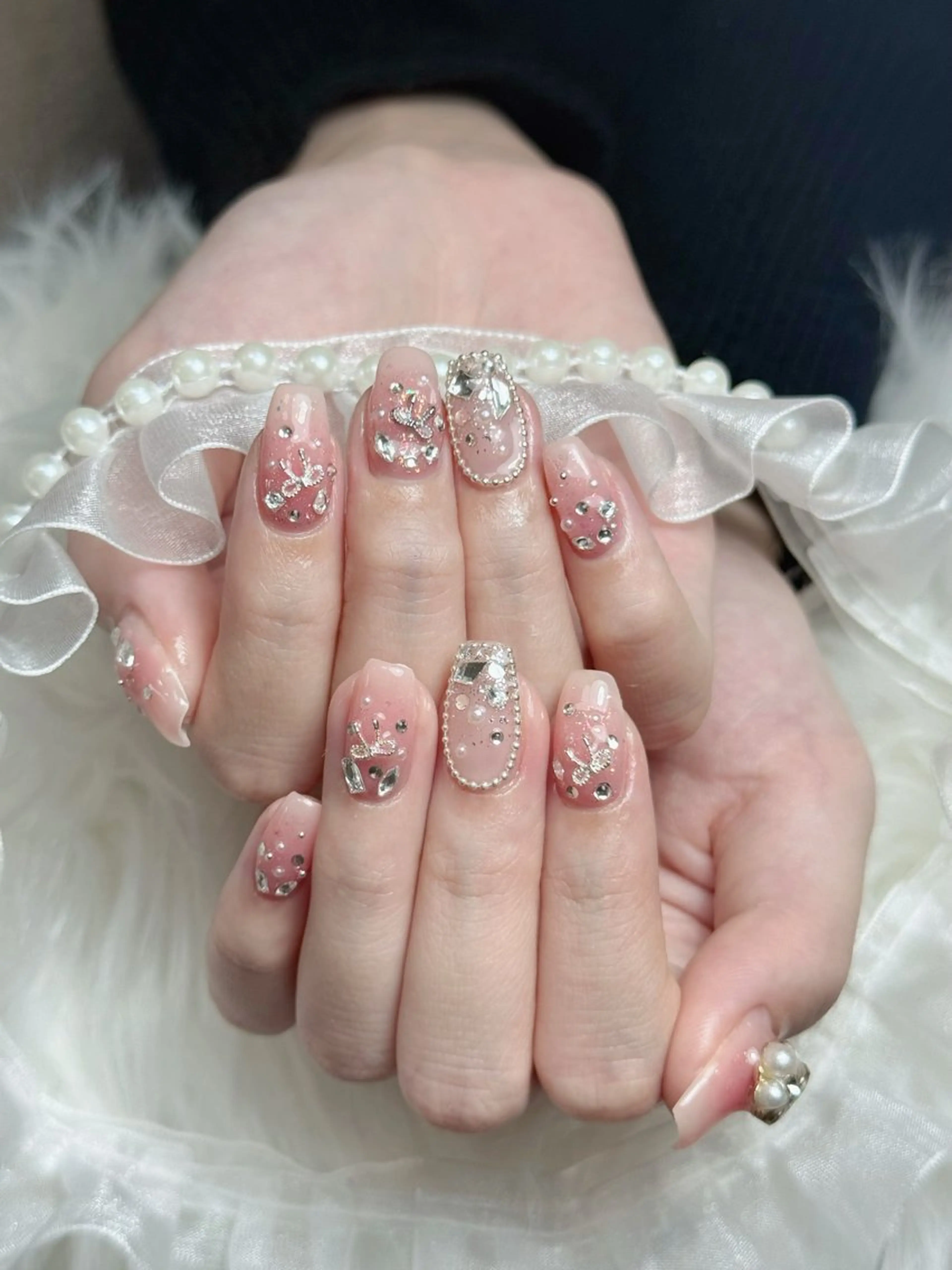 ネイル フレンチネイル ジェルネイル キラキラネイル 韓国ネイル マグネットネイル Julli nail studio所属・Julli NailStudioのネイルデザイン