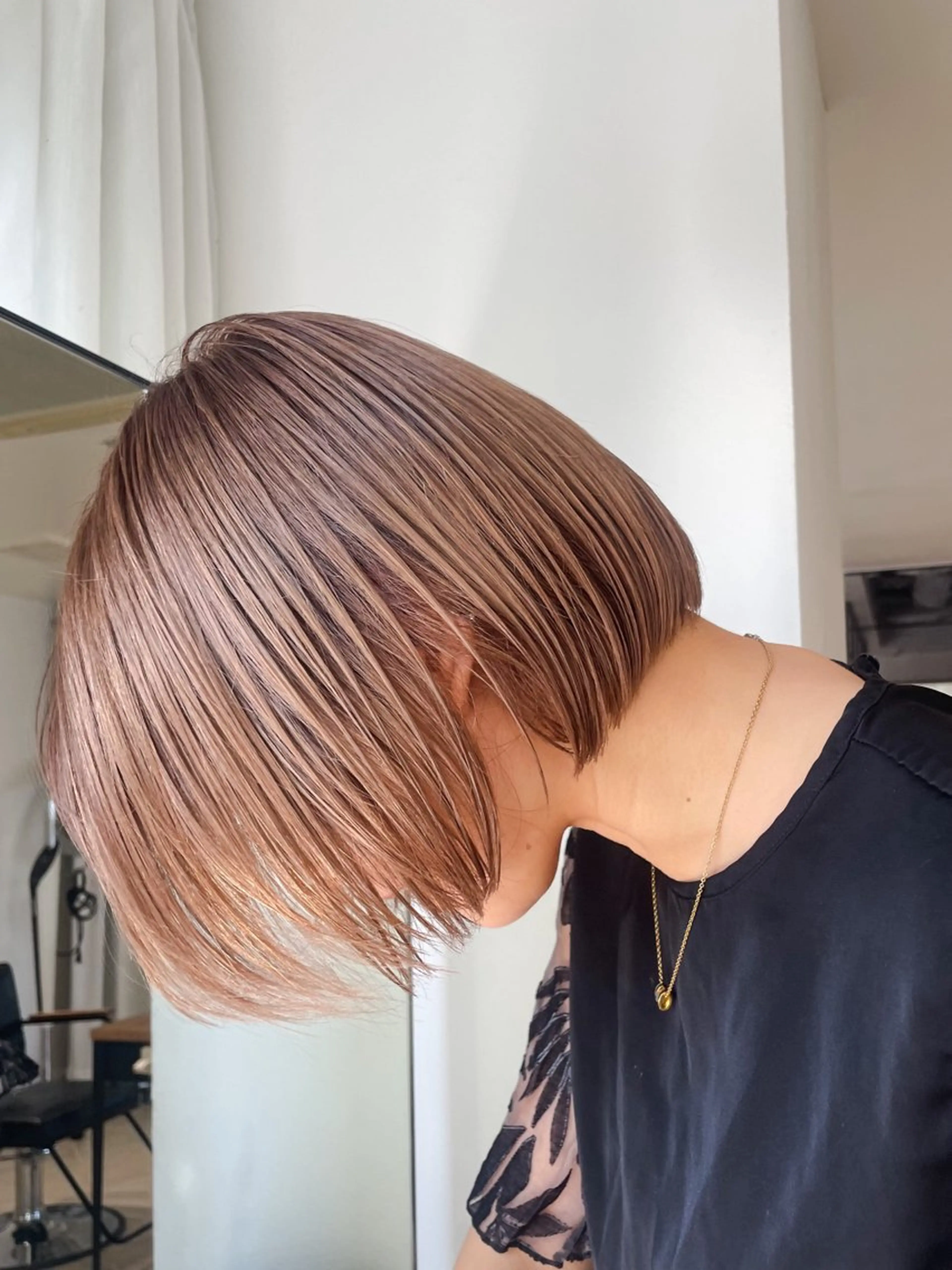 ショート カラー ベージュカラー ブリーチ ダブルカラー ミルクティーベージュ ボブ HIBIKI/原宿 ハッシュカット🪄のヘアスタイル