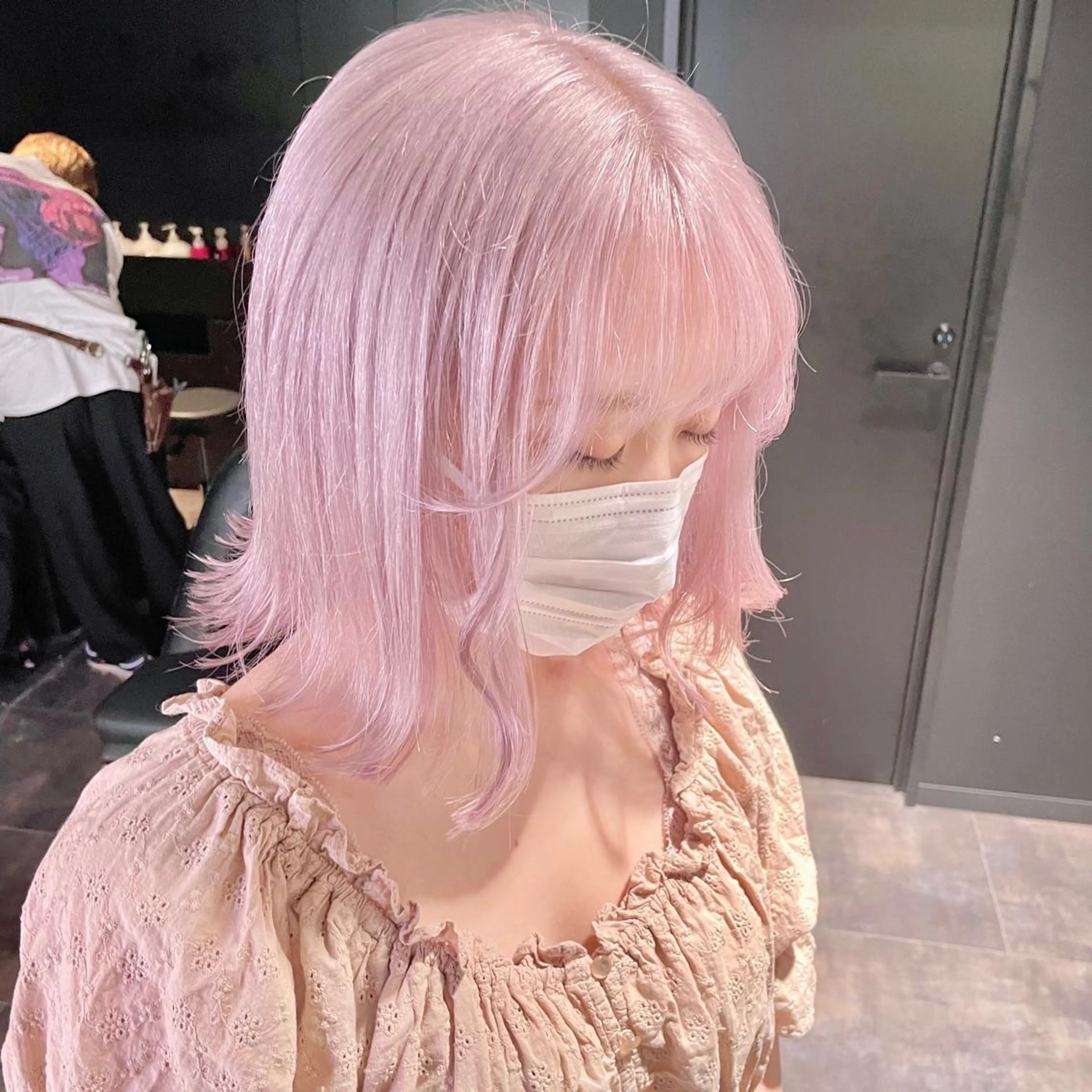セミロング カラー ハイトーンカラー ピンクカラー LINDO TOKYO所属・✨ハイトーン✨ 濱田知孝のヘアスタイル
