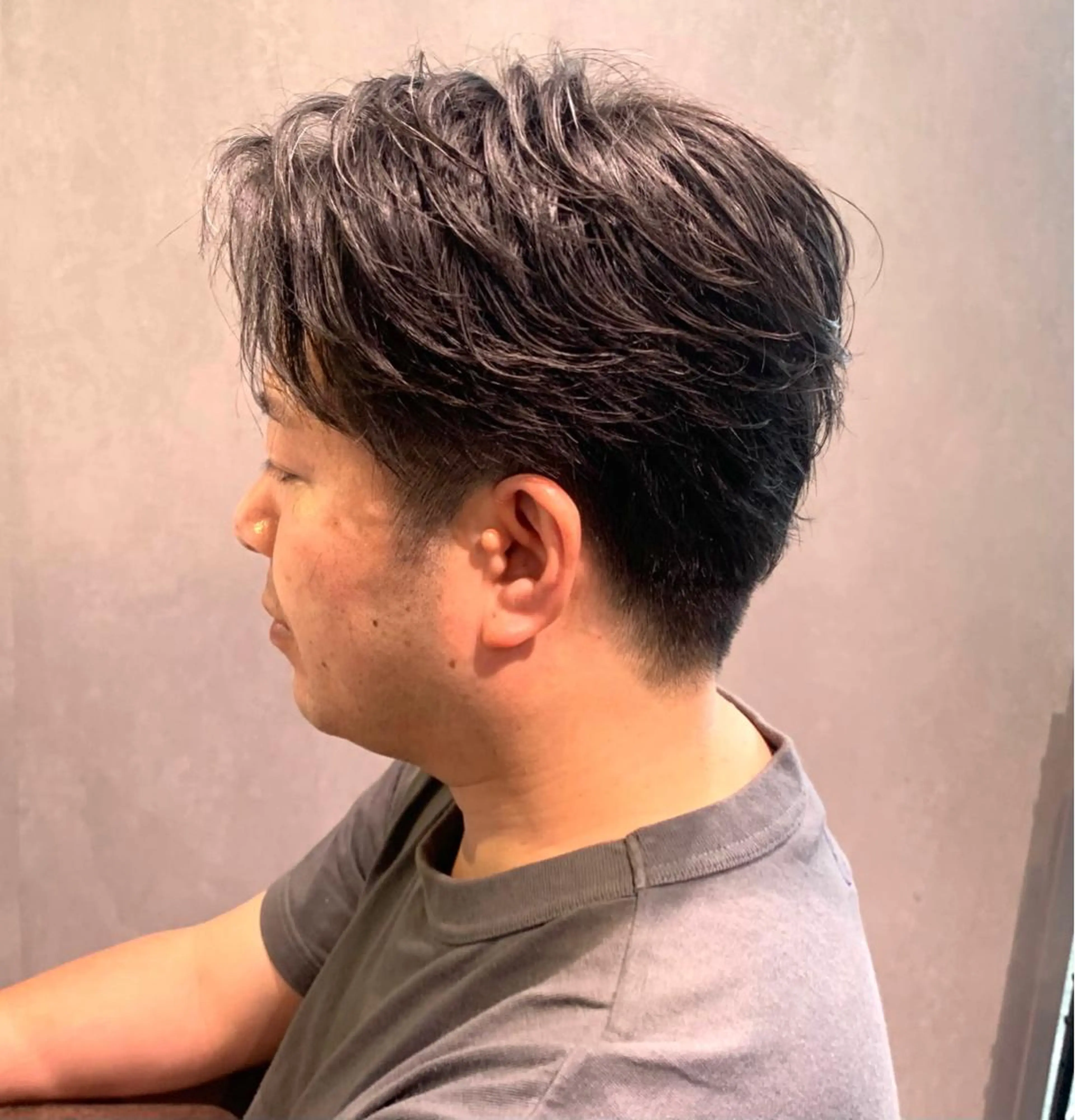 メンズ センターパート マッシュ メンズパーマ ツーブロック 刈り上げ 濱口 健慎のヘアスタイル