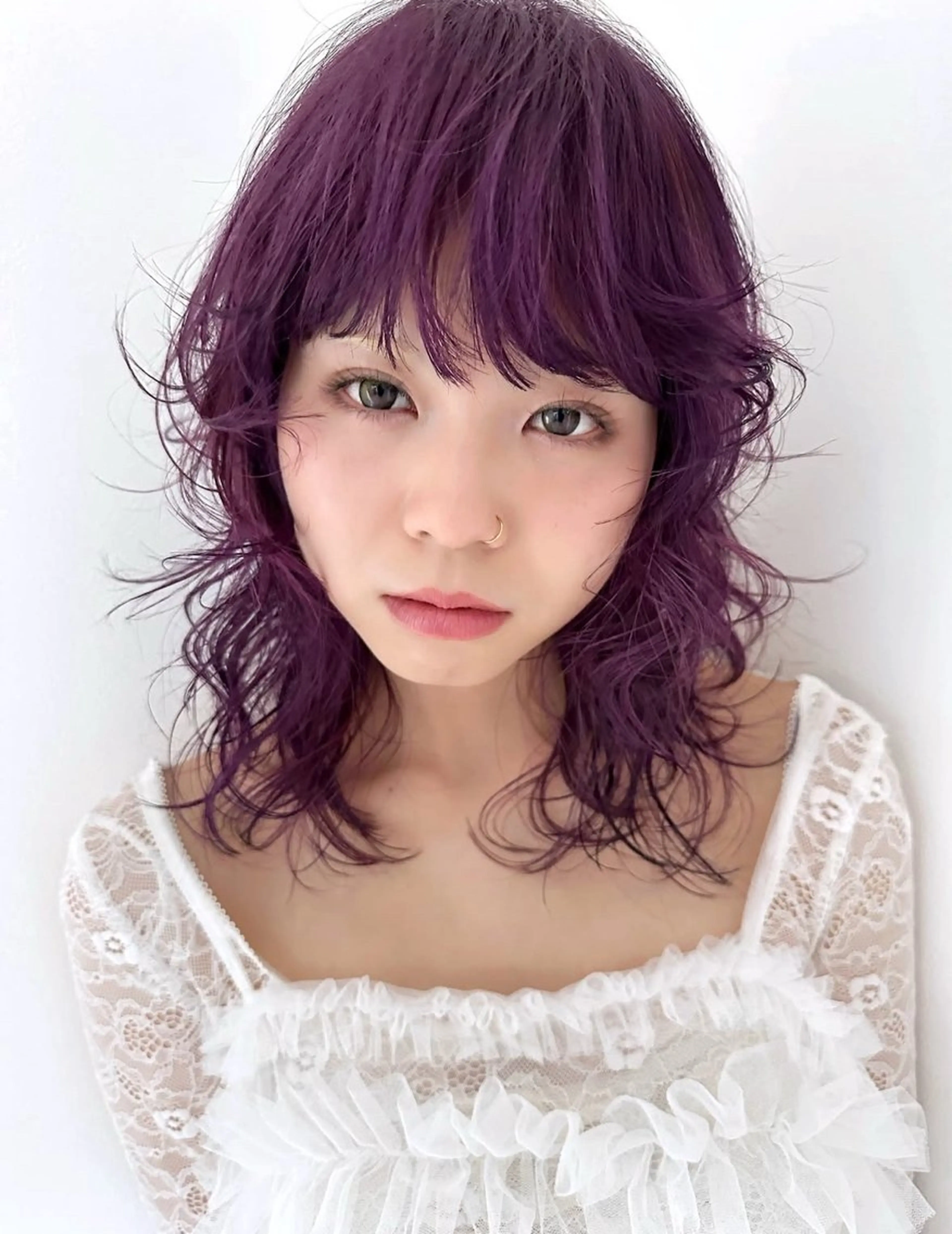 ミディアム カラー ブリーチ パープルカラー ウルフカット カット ヘアカラー 榛地 渉馬のヘアスタイル