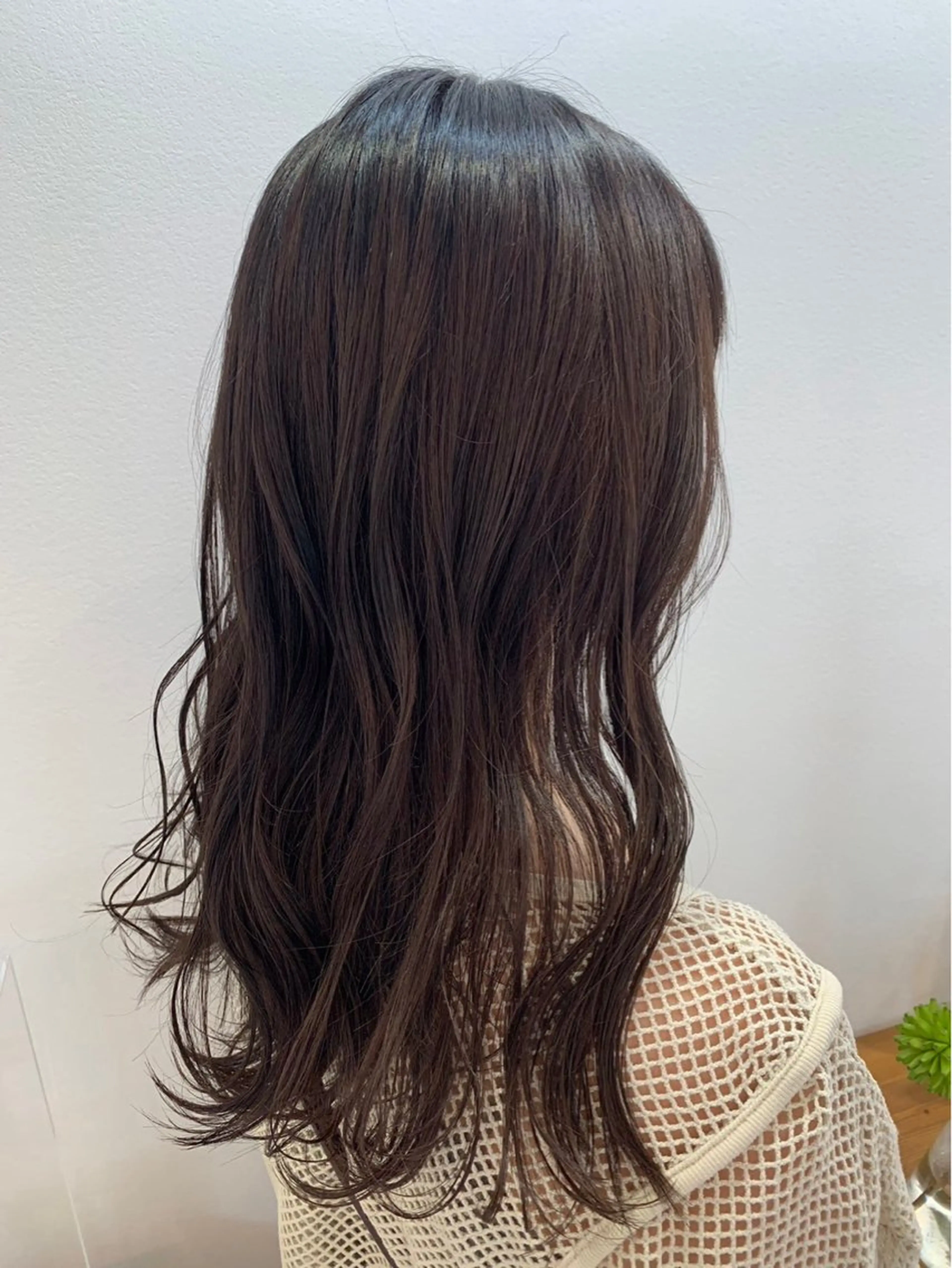 セミロング 十文字 玲音のヘアスタイル