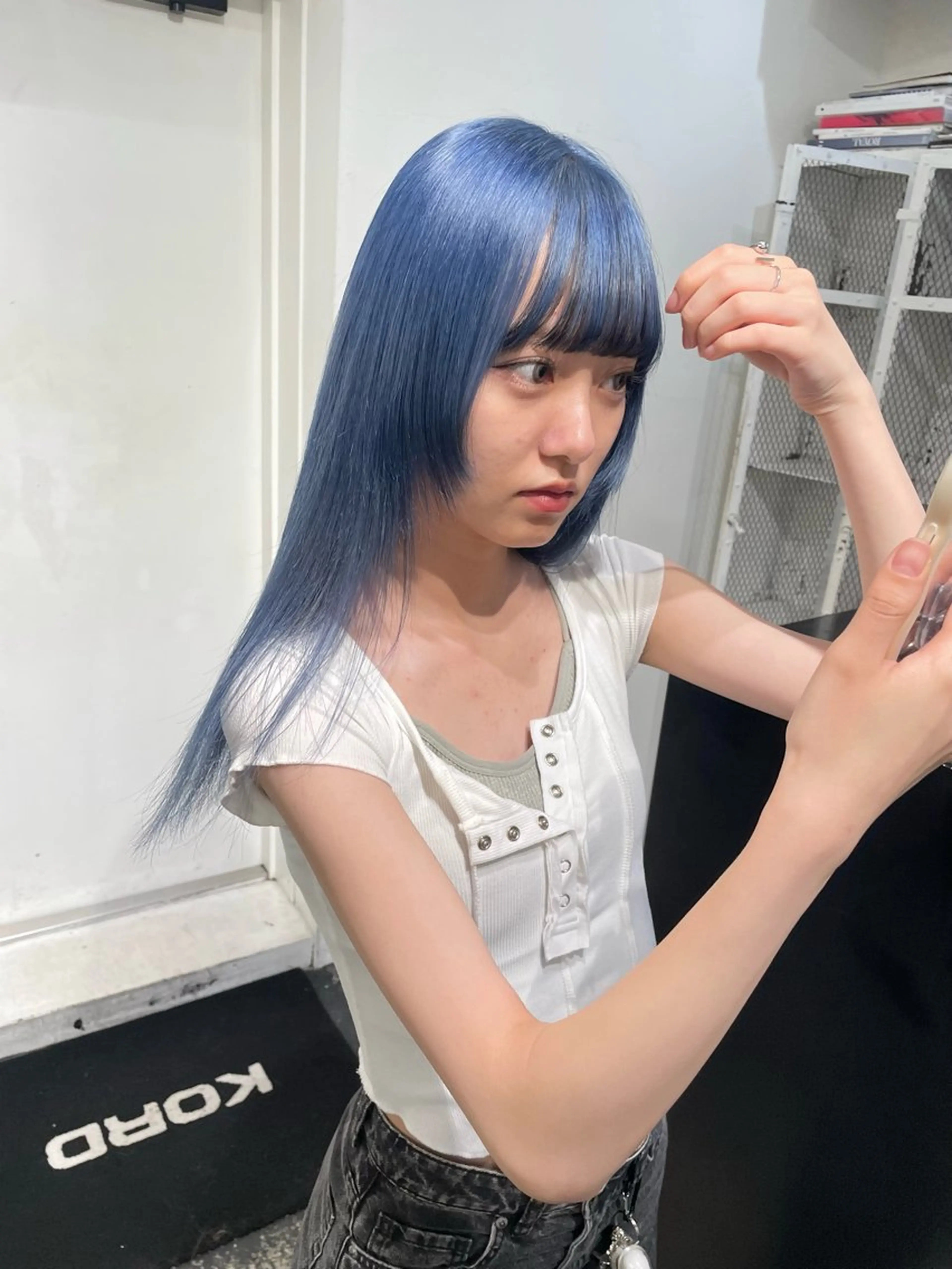 ロング カラー パーマ ヘアアレンジ メンズ キッズ ネイル マツエク・マツパ アイブロウ メンズブリーチ ブリーチ ブルーカラー ブルー クリアネイル カット ヘアカラー トリートメント 💗艶髪ハイトー ンAYAKA💗のヘアスタイル