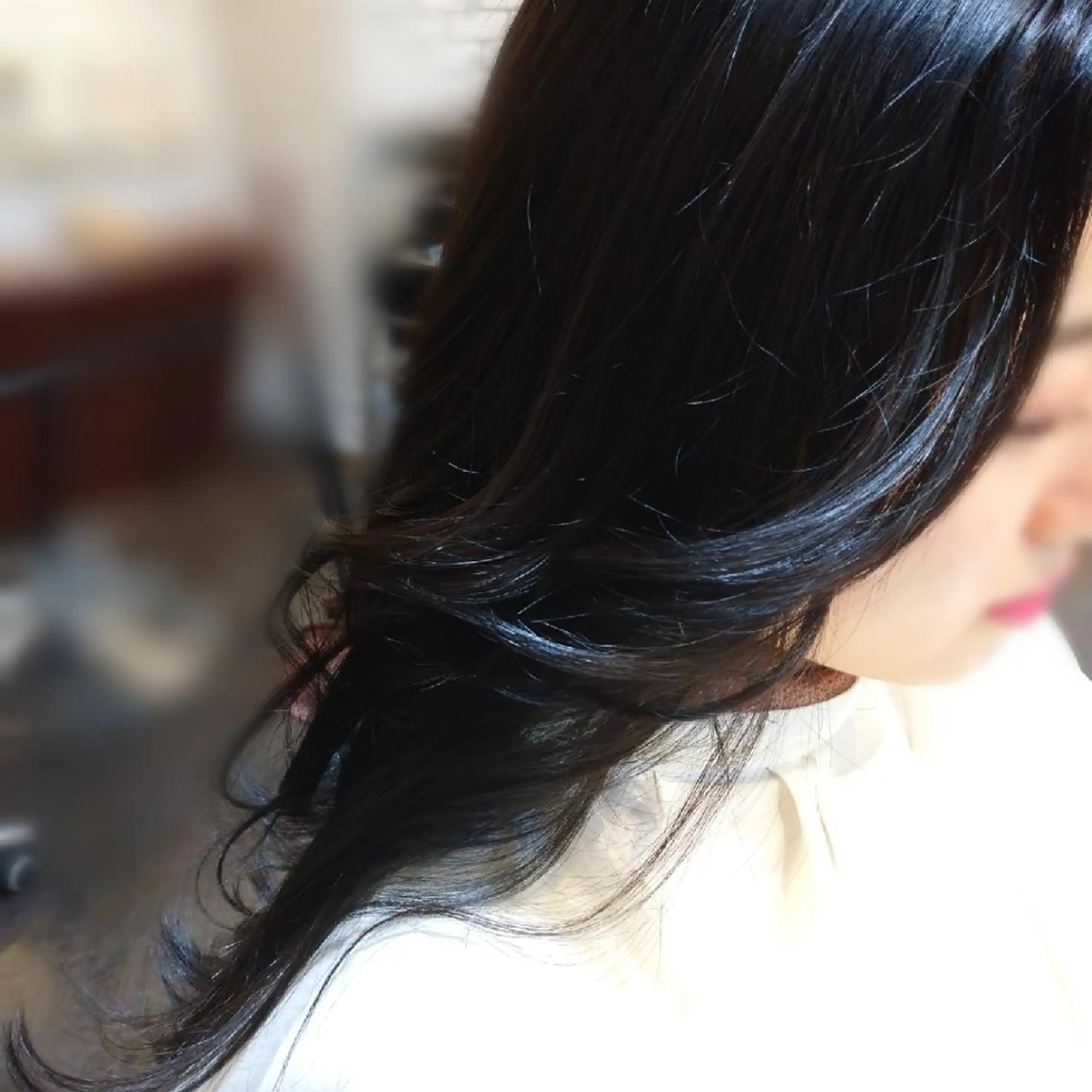 ロング カラー 顔周りカット youres  hair  髪質改善トリートメント&ヘッドスパ新宿三丁目店所属・髪質改善 芝井千晶のヘアスタイル