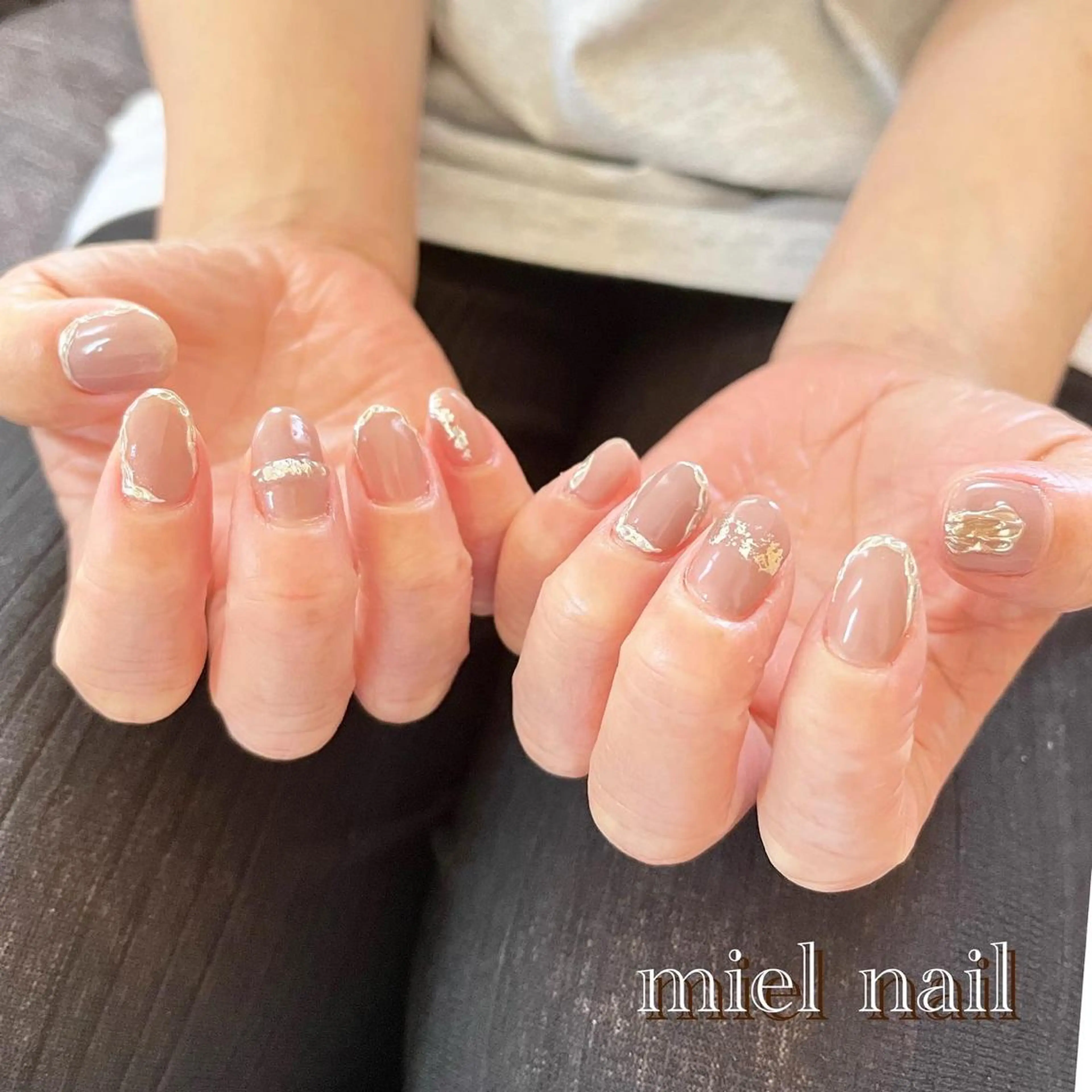 ネイル ミラーネイル 持ち込み シルバー ハンドネイル miel nailのネイルデザイン