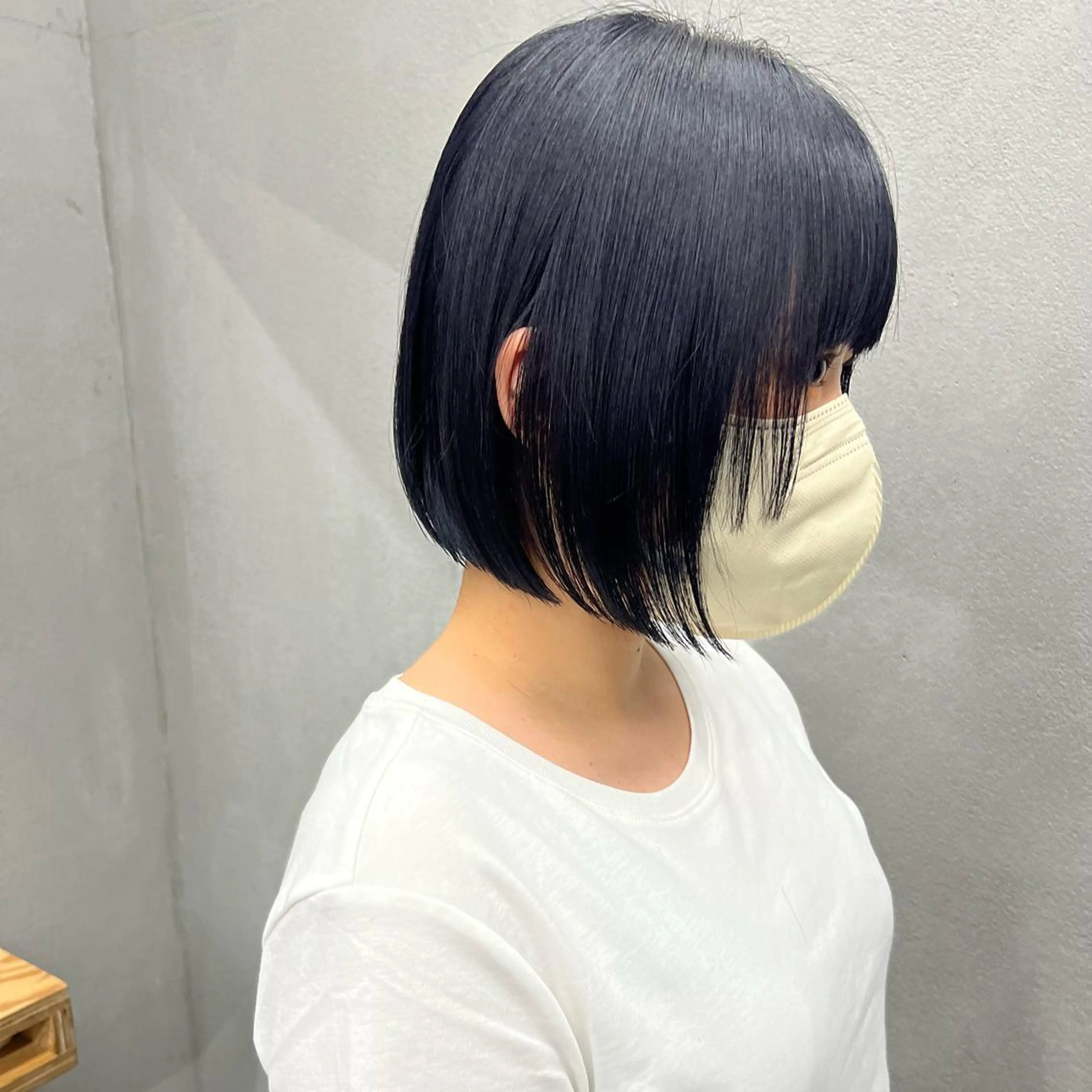ショート カラー ブリーチ ブルーカラー ネイビーカラー カット ヘアカラー トリートメント お顔まわりカット🌱 emo.村松泉綺のヘアスタイル