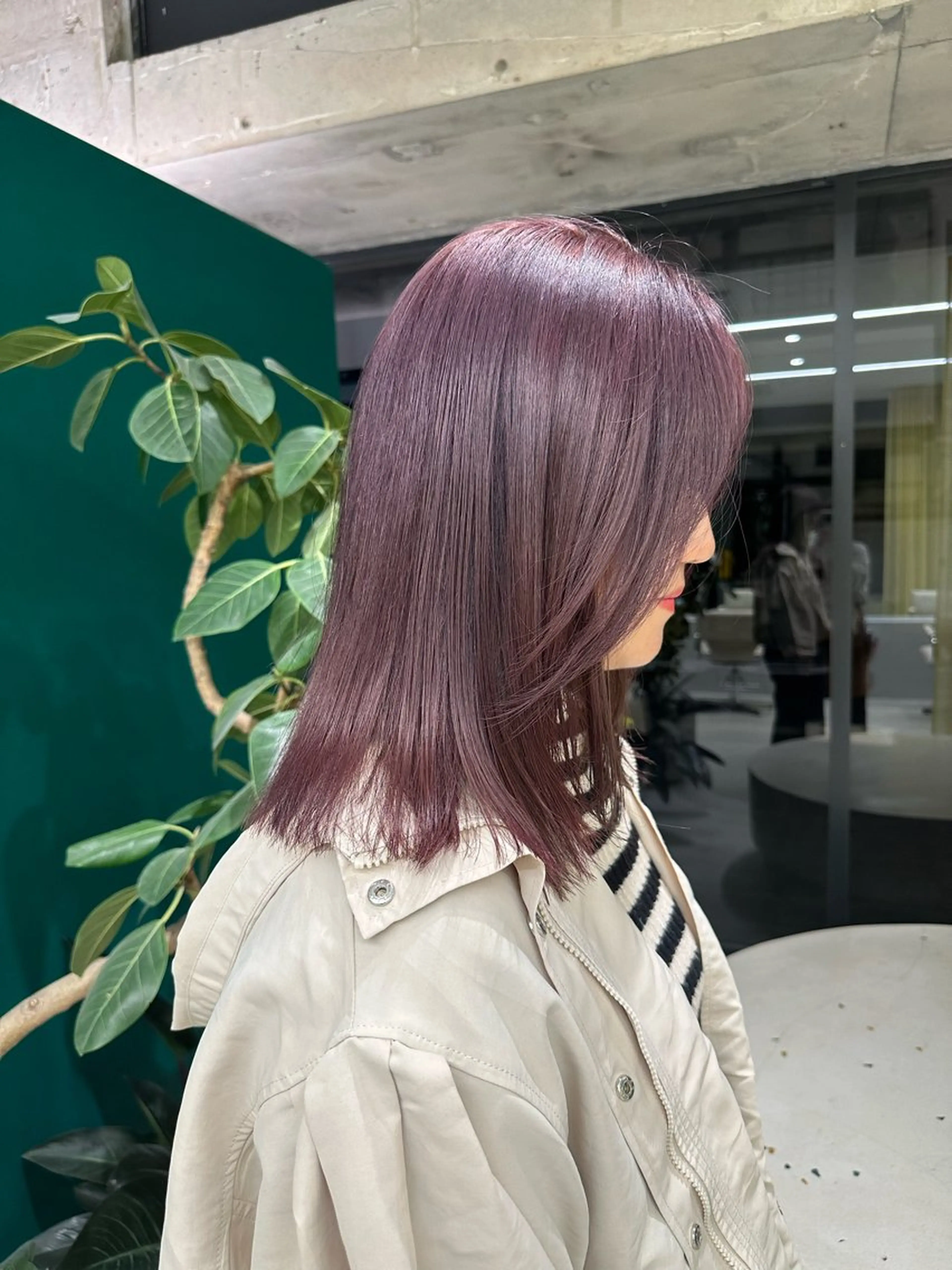 ミディアム カット ヘアカラー トリートメント M所属・ハイトーン/透け感 カラー🎀真香のヘアスタイル