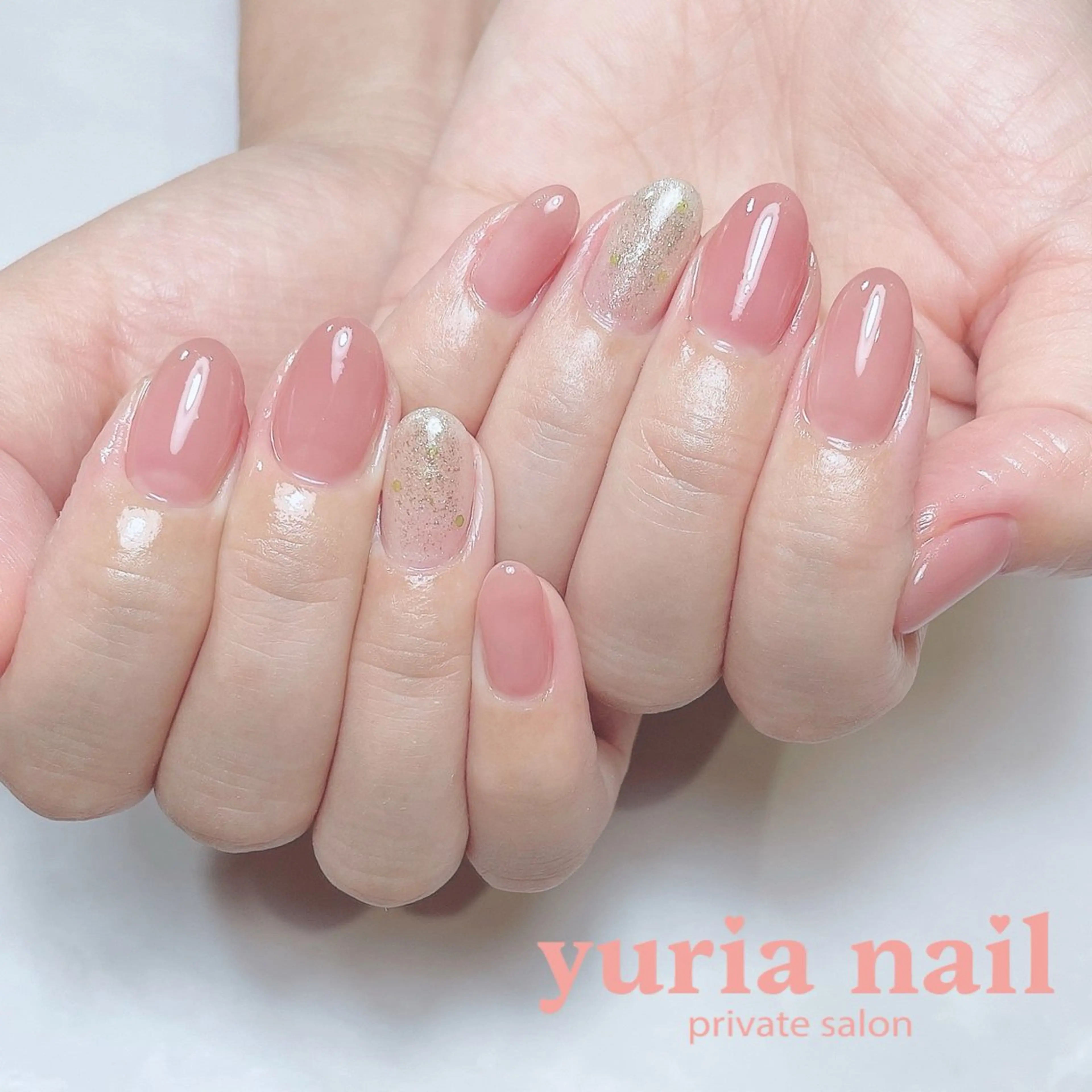 ネイル ジェルネイル ゴールド ラメ(グリッター) オフィスネイル ワンカラーネイル ハンドネイル 小林 ゆりあのネイルデザイン