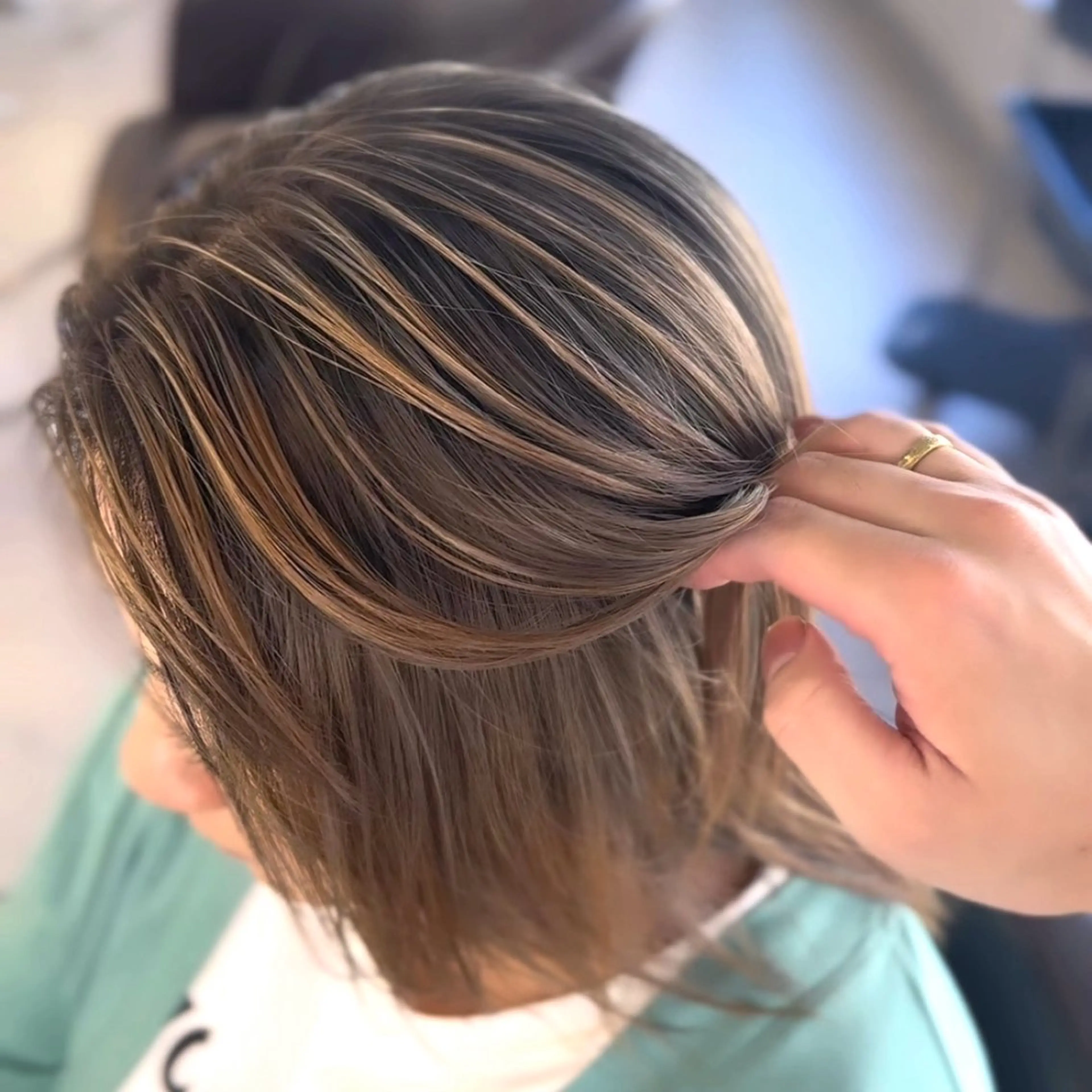 ミディアム ヘアカラー 🤍うる艶透明感🤍 satsukiのヘアスタイル
