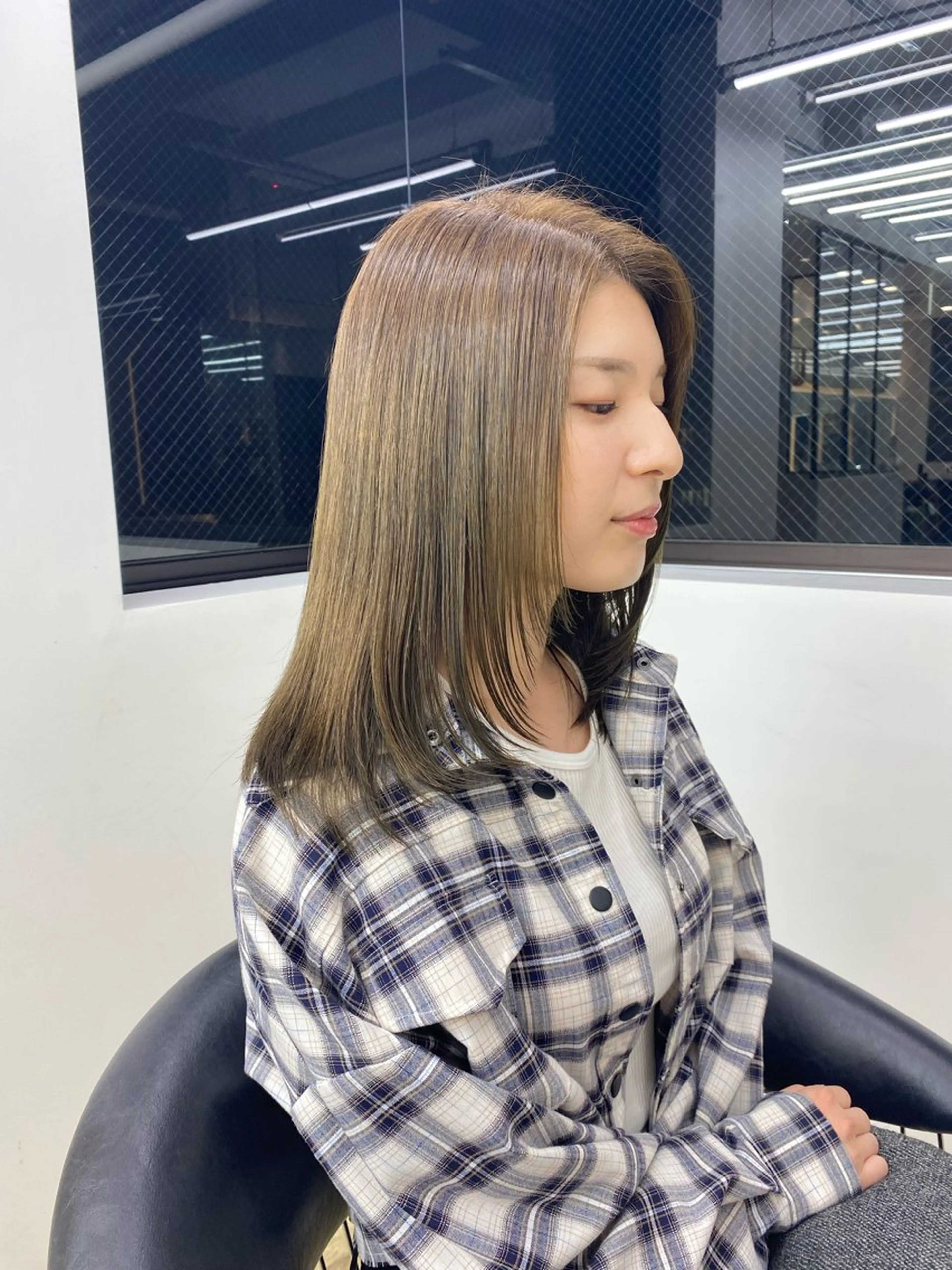 ミディアム カラー ボブ縮毛矯正 韓国レイヤーRINAのヘアスタイル