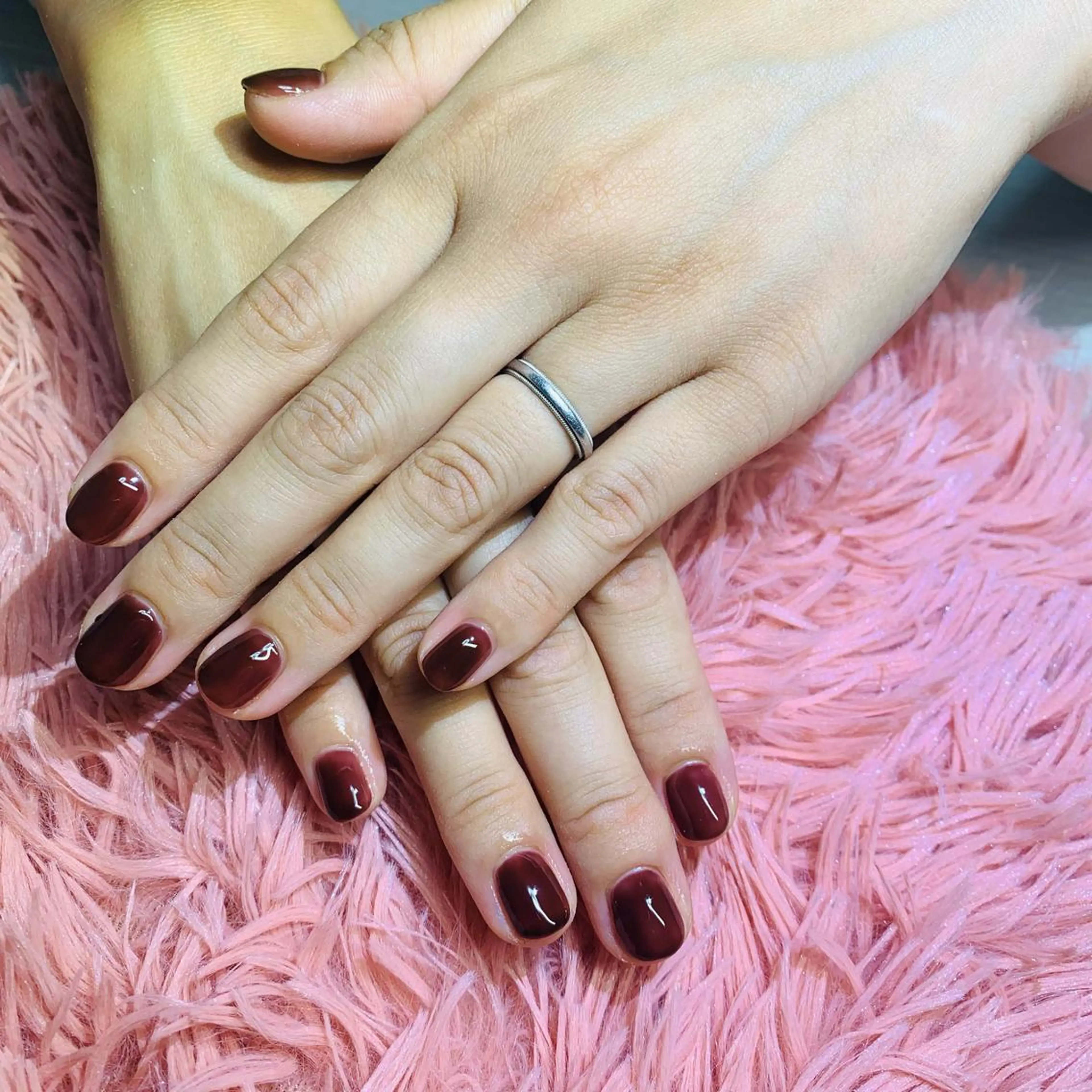 ネイル アートネイル オーロラネイル ブラウン ジェルネイル キラキラネイル Nailsalon Spina 琴美のネイルデザイン