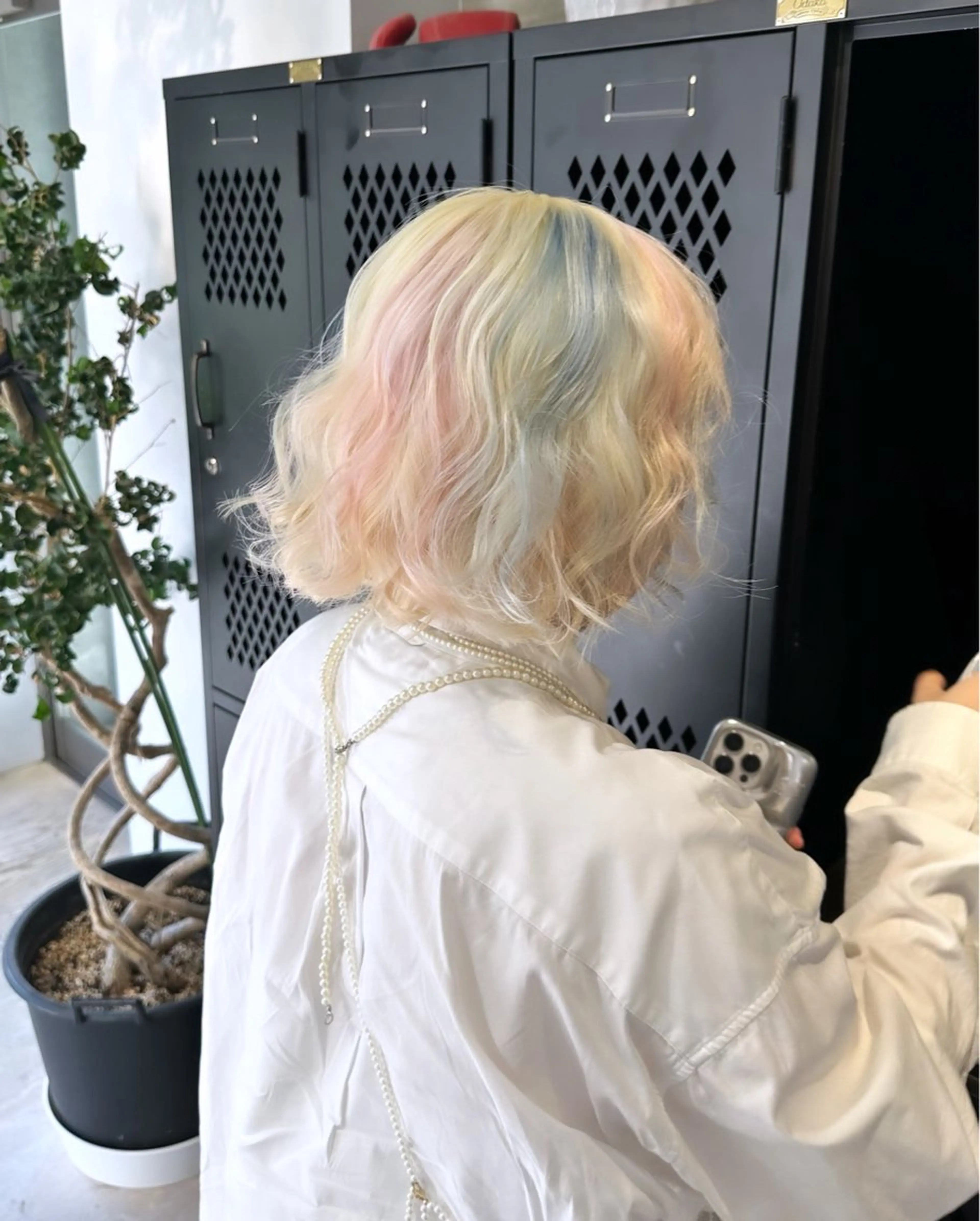 カラー 抜きっぱなしブロンド ササキカズマのヘアスタイル