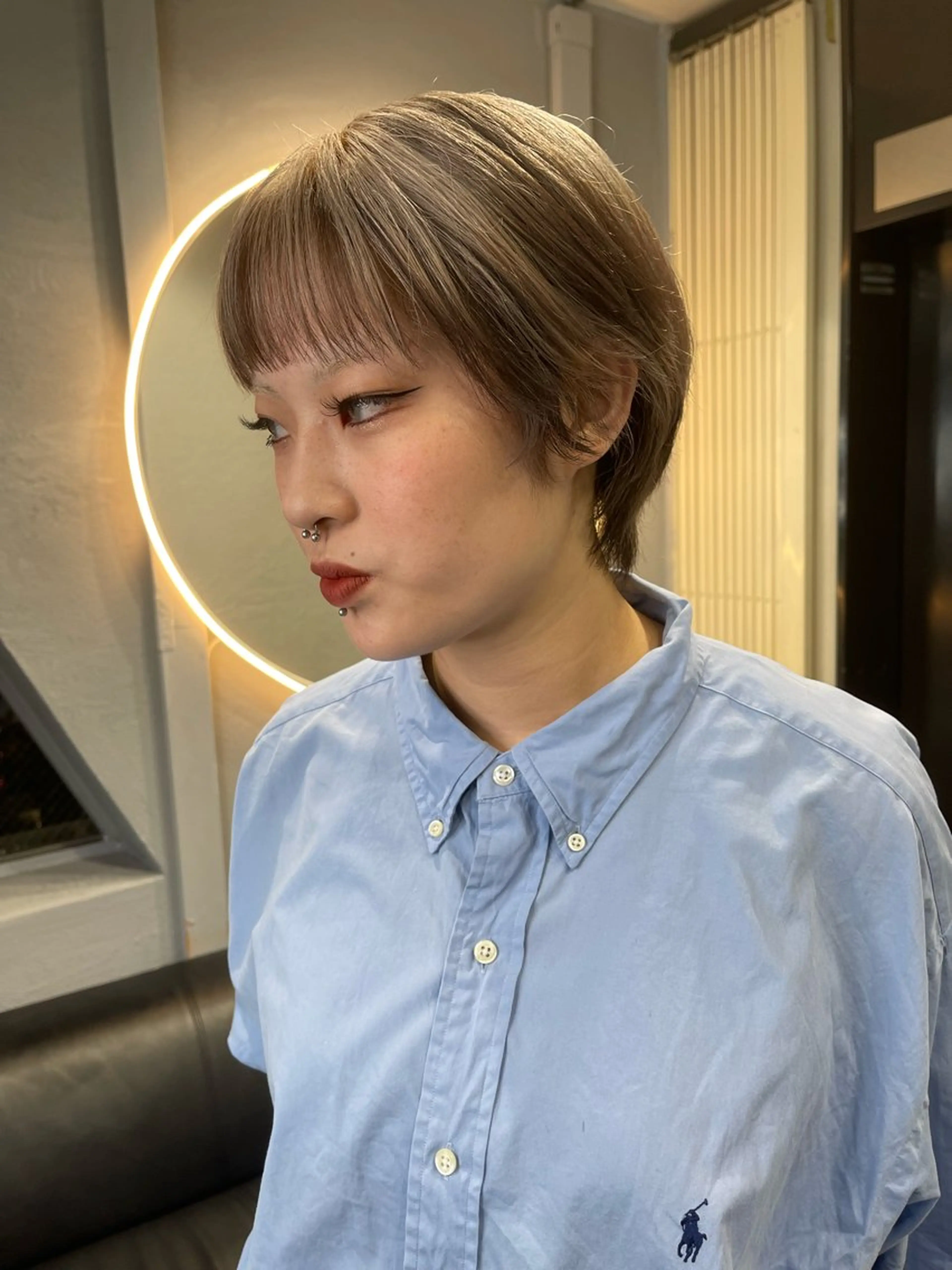 ショート カラー ベージュカラー ブリーチ ケアブリーチ デザインカラー ダブルカラー ヘアカラー トリートメント 宮崎　達也 ブリーチ／レイヤーのヘアスタイル
