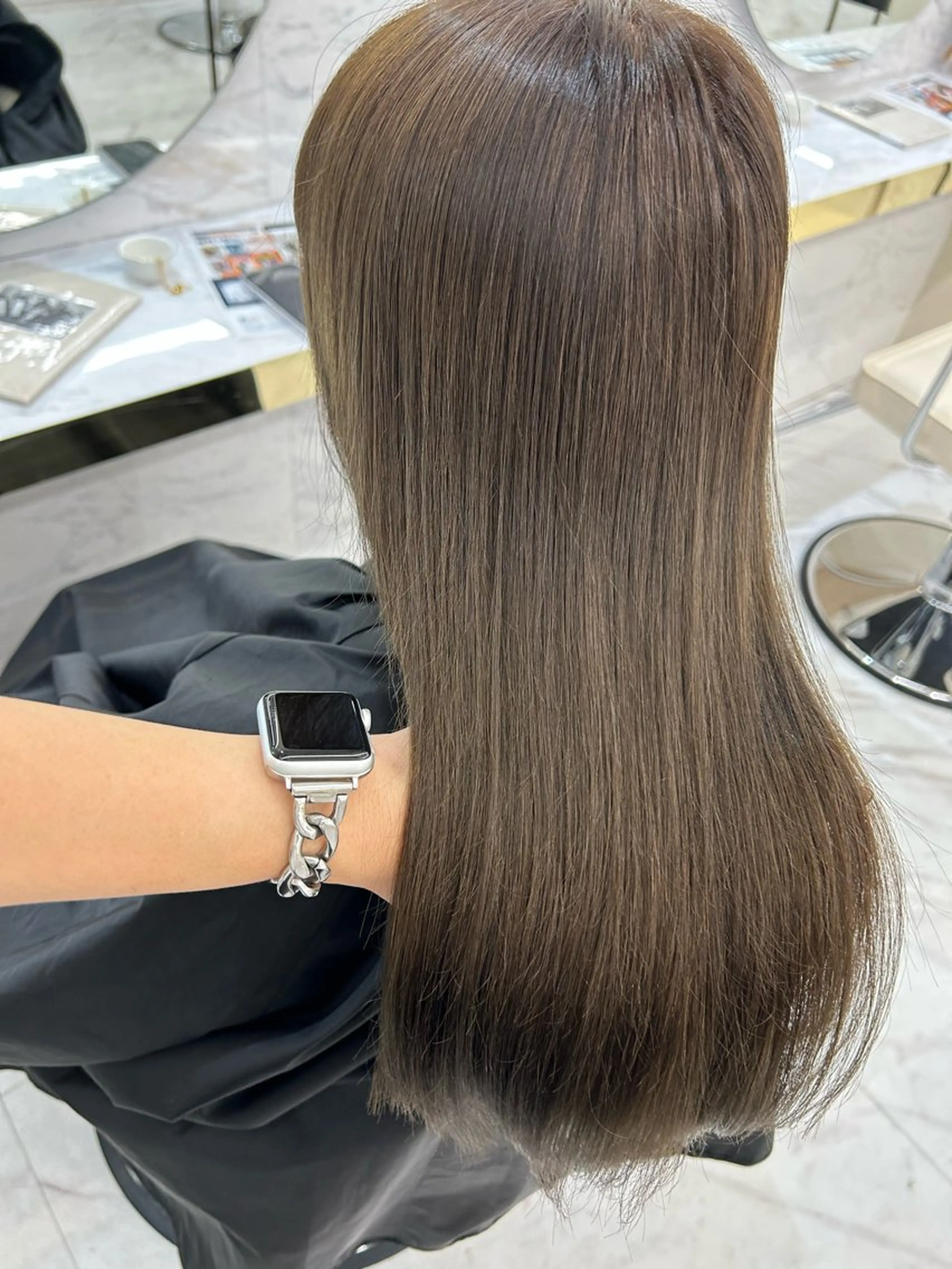 セミロング 髪質改善カラー 🫧川井麻由のヘアスタイル