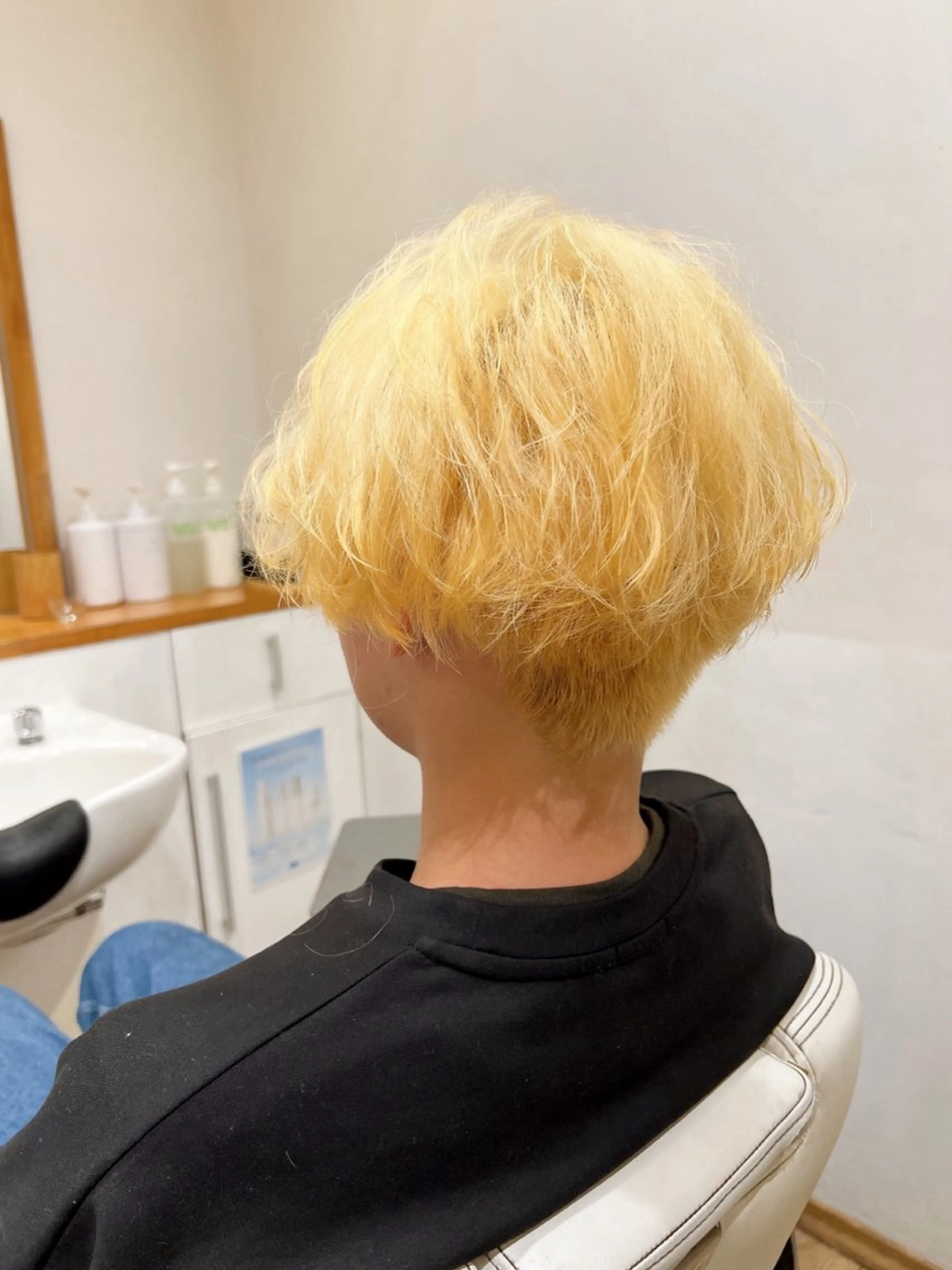 ショート メンズ メンズブリーチ イエローカラー ヘアカラー アザマ　ヤスカツ _rosso 川口のヘアスタイル