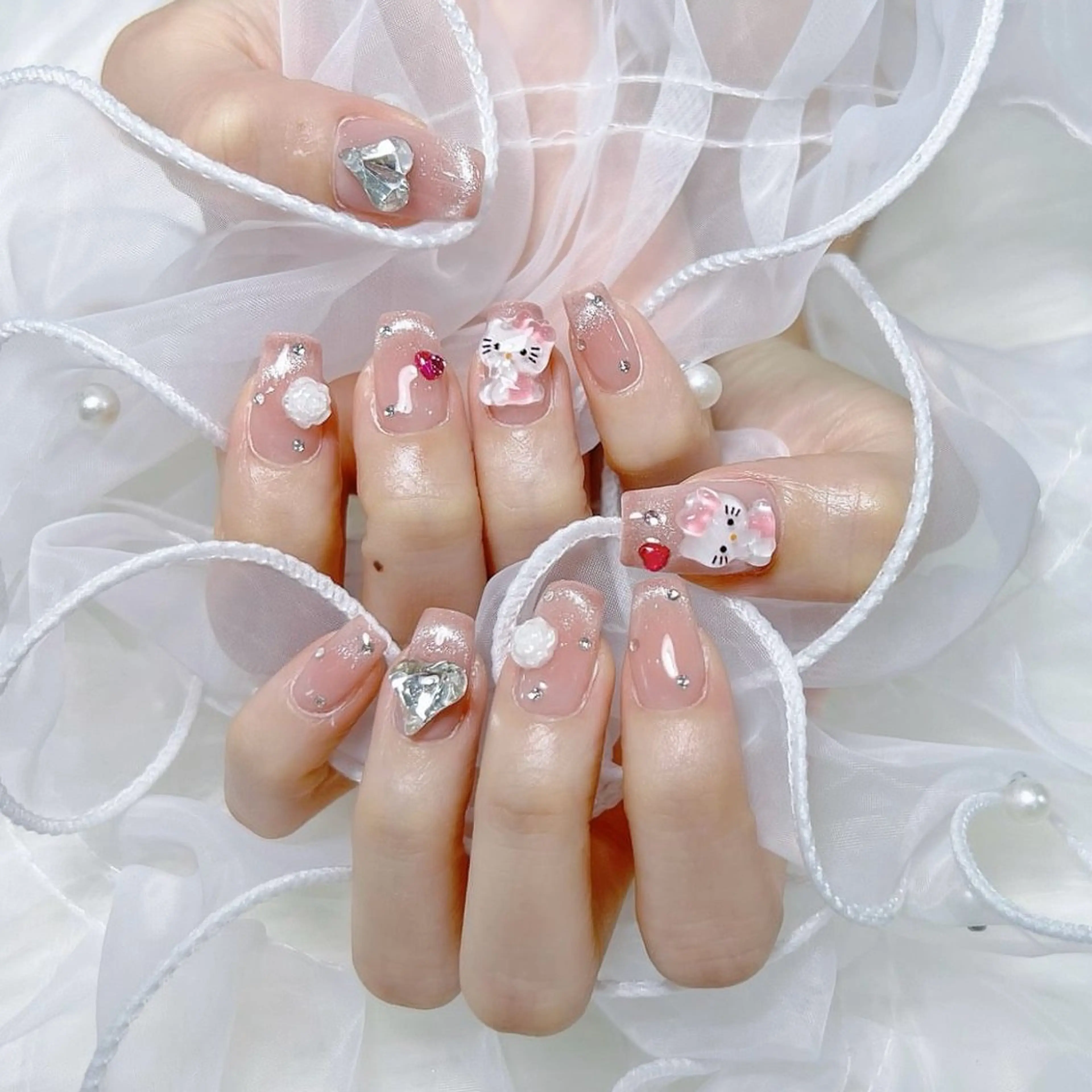ミディアム ハンドネイル Echo Nail Salonのネイルデザイン