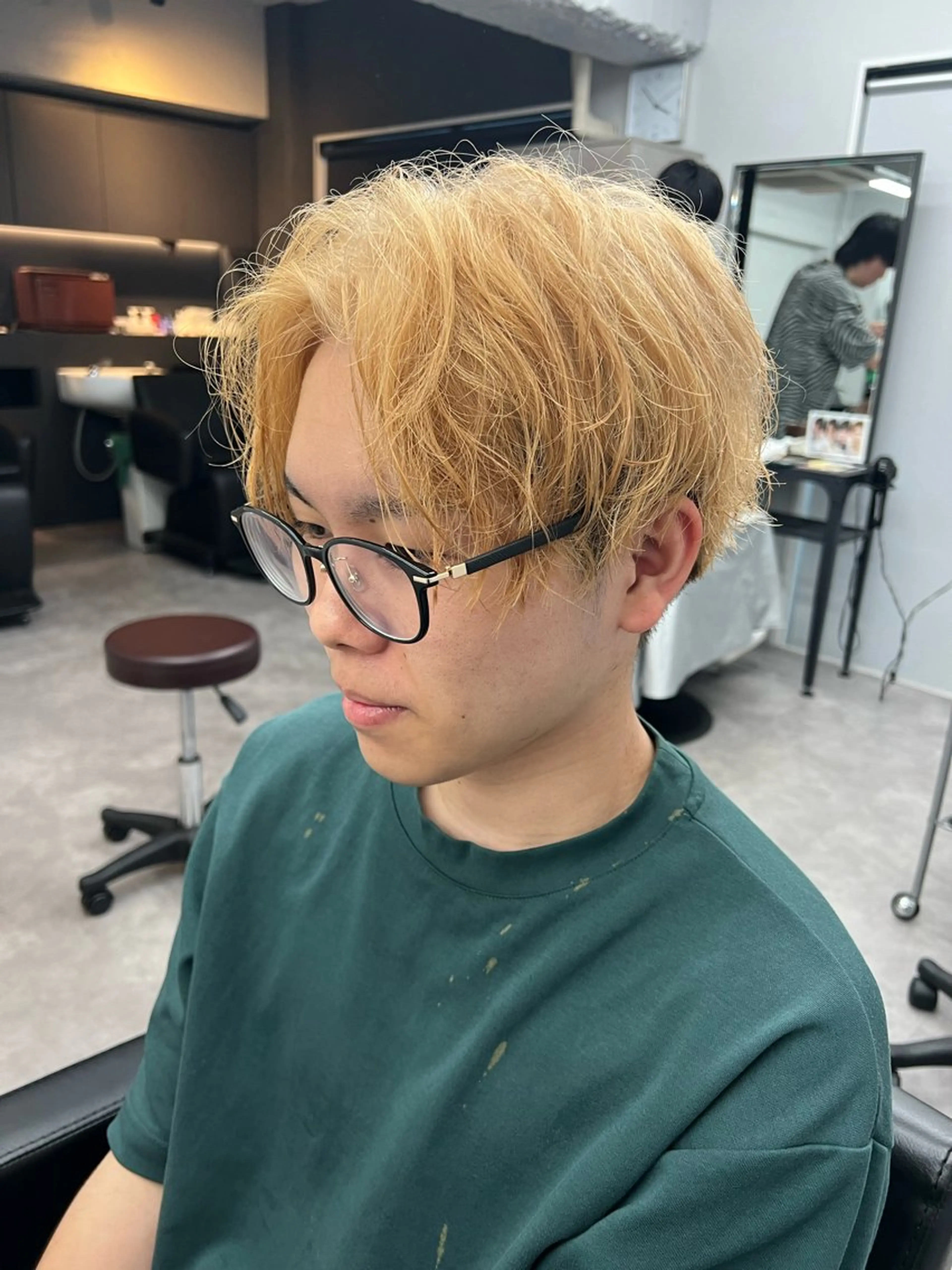 ショート カラー メンズ メンズブリーチ メンズハイトーン ベージュカラー ブリーチ ハイトーンカラー 【曲がる縮毛矯正】 モデル募集🙋カツヤのヘアスタイル