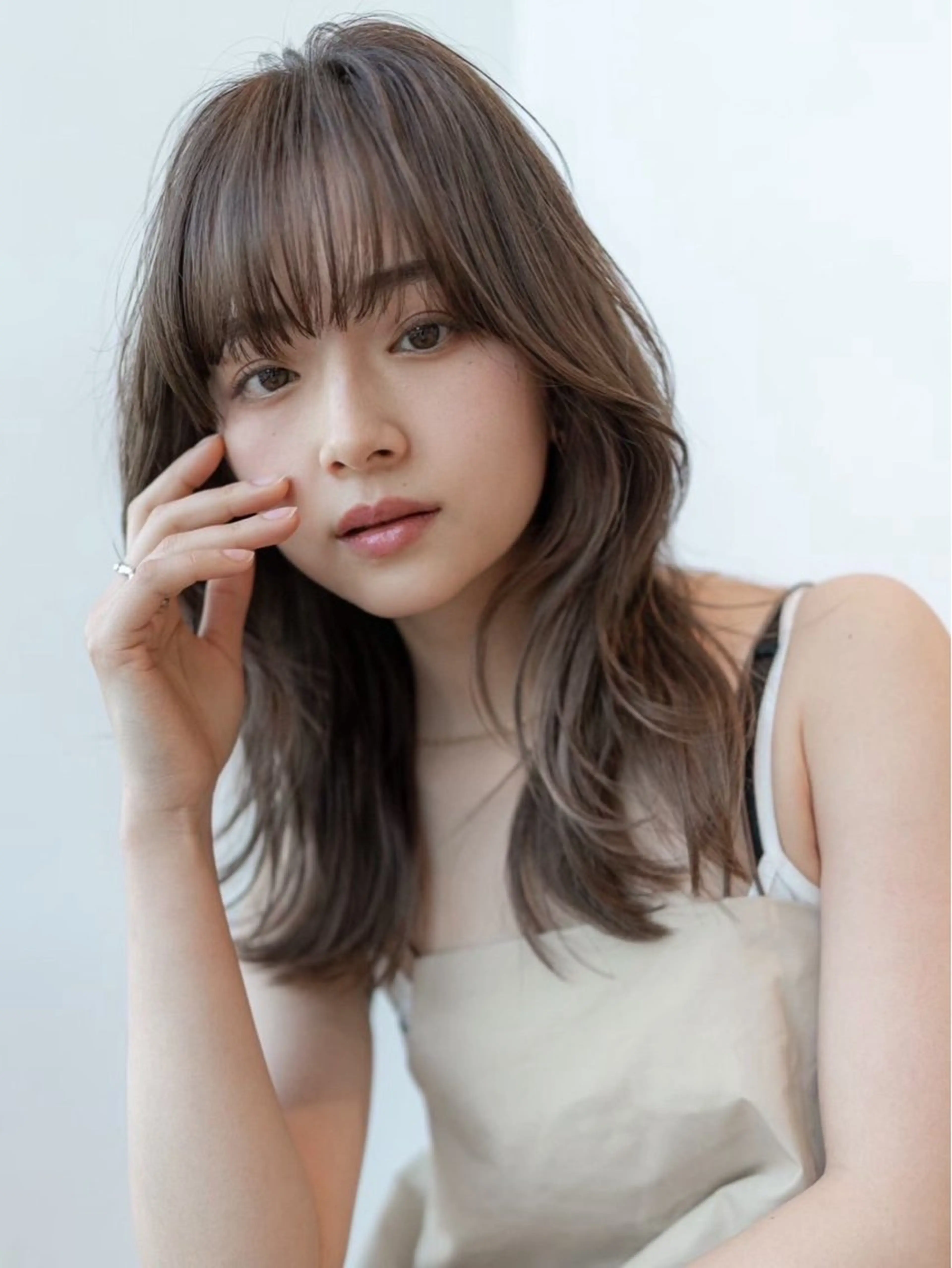 セミロング ヘアカラー 渋谷/切りっぱなし レイヤー/ブリーチのヘアスタイル