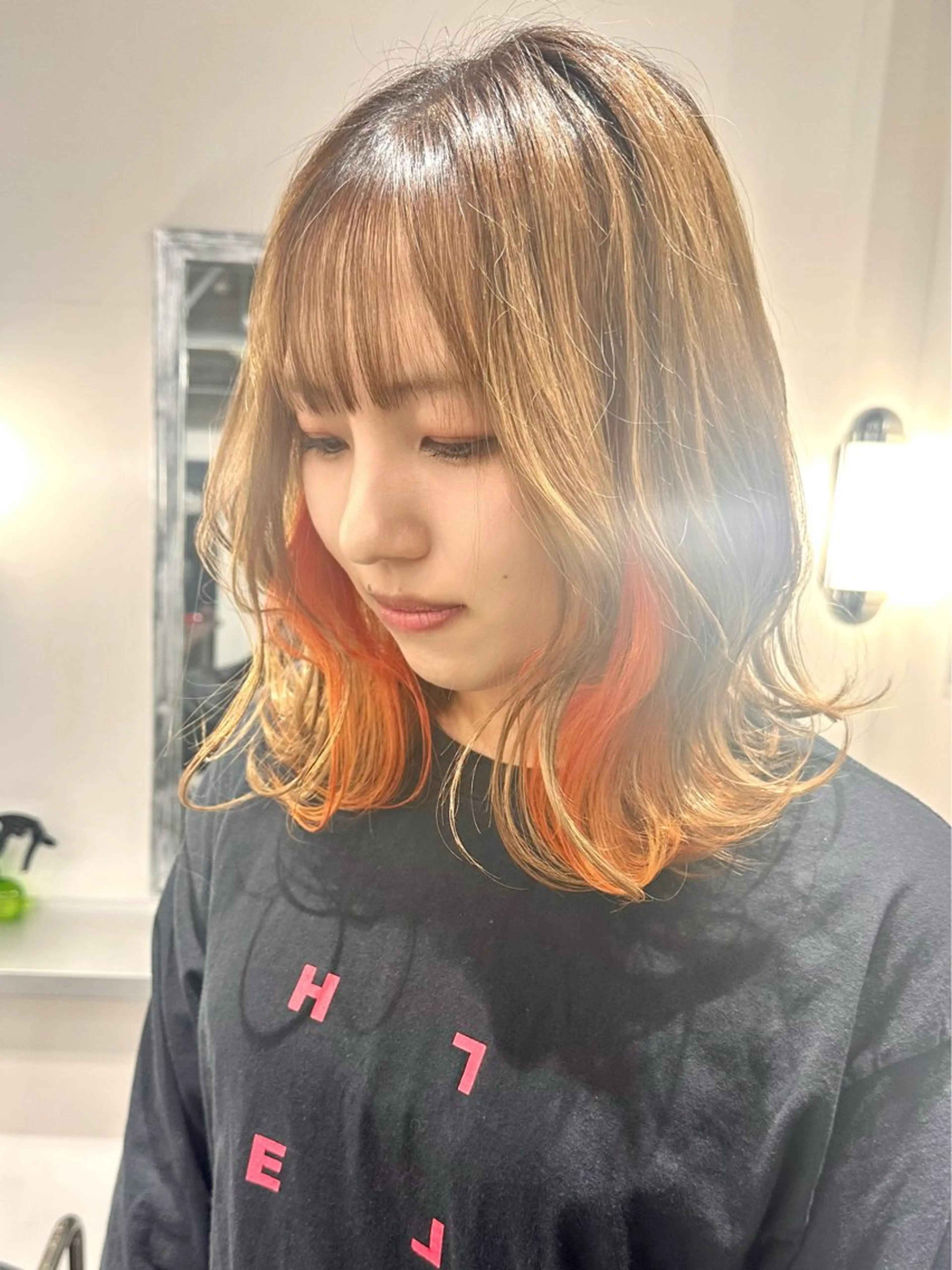 ミディアム カラー バレイヤージュ ベージュカラー ブリーチ ダブルカラー イヤリングカラー 篠崎 佑季のヘアスタイル