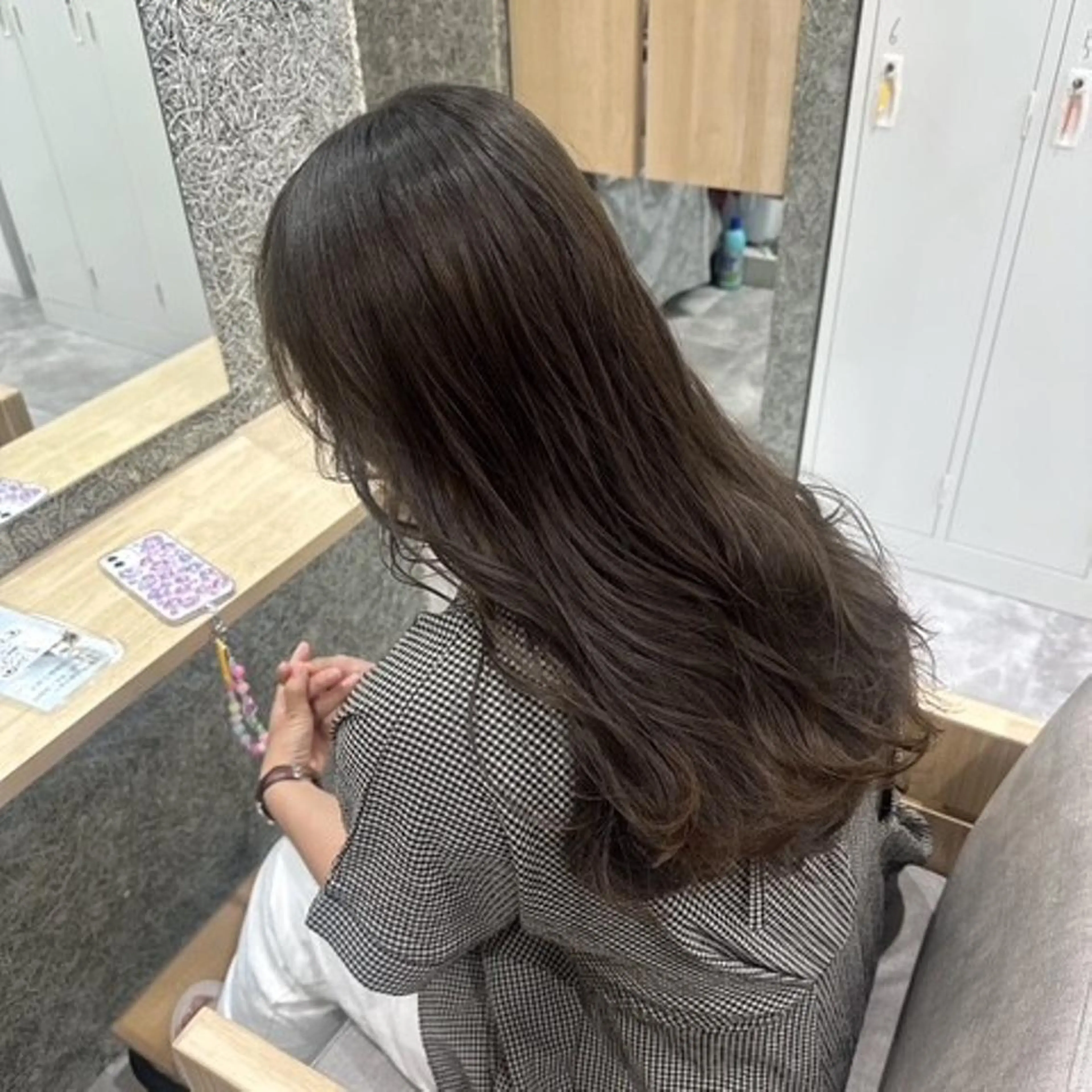 ロング ショートボブ ボブ ハイライト 髪質改善 縮毛矯正 ヘアカラー トリートメント 奈良一番ミルクティー ベージュしています⭐のヘアスタイル